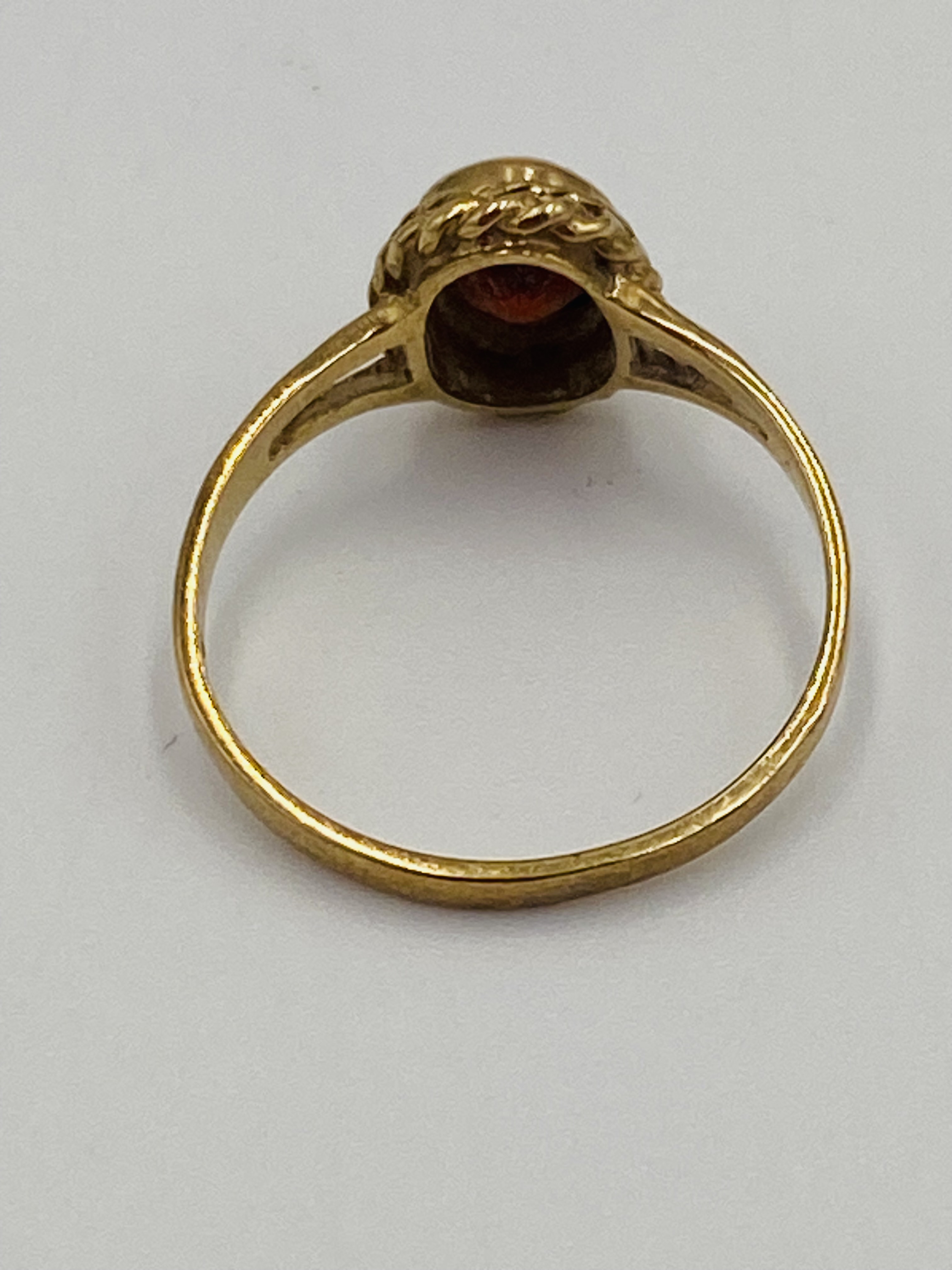 9ct gold ring set with a red stone - Bild 4 aus 5