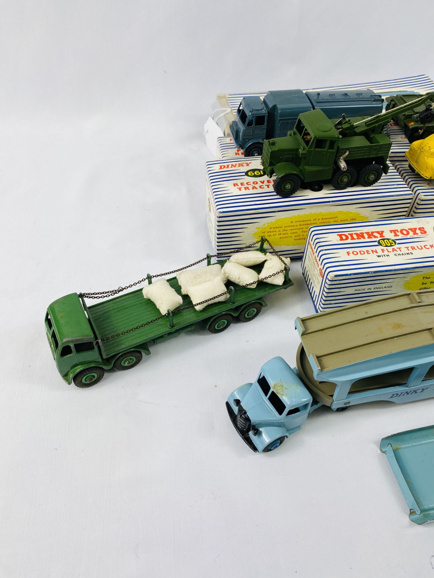 Six boxed Dinky vehicles - Image 3 of 3