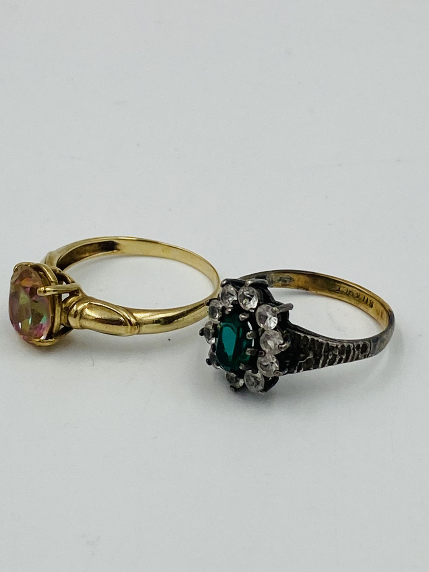 9ct gold ring set with a clear stone, 3g; together with a 9ct gold ring - Image 4 of 4