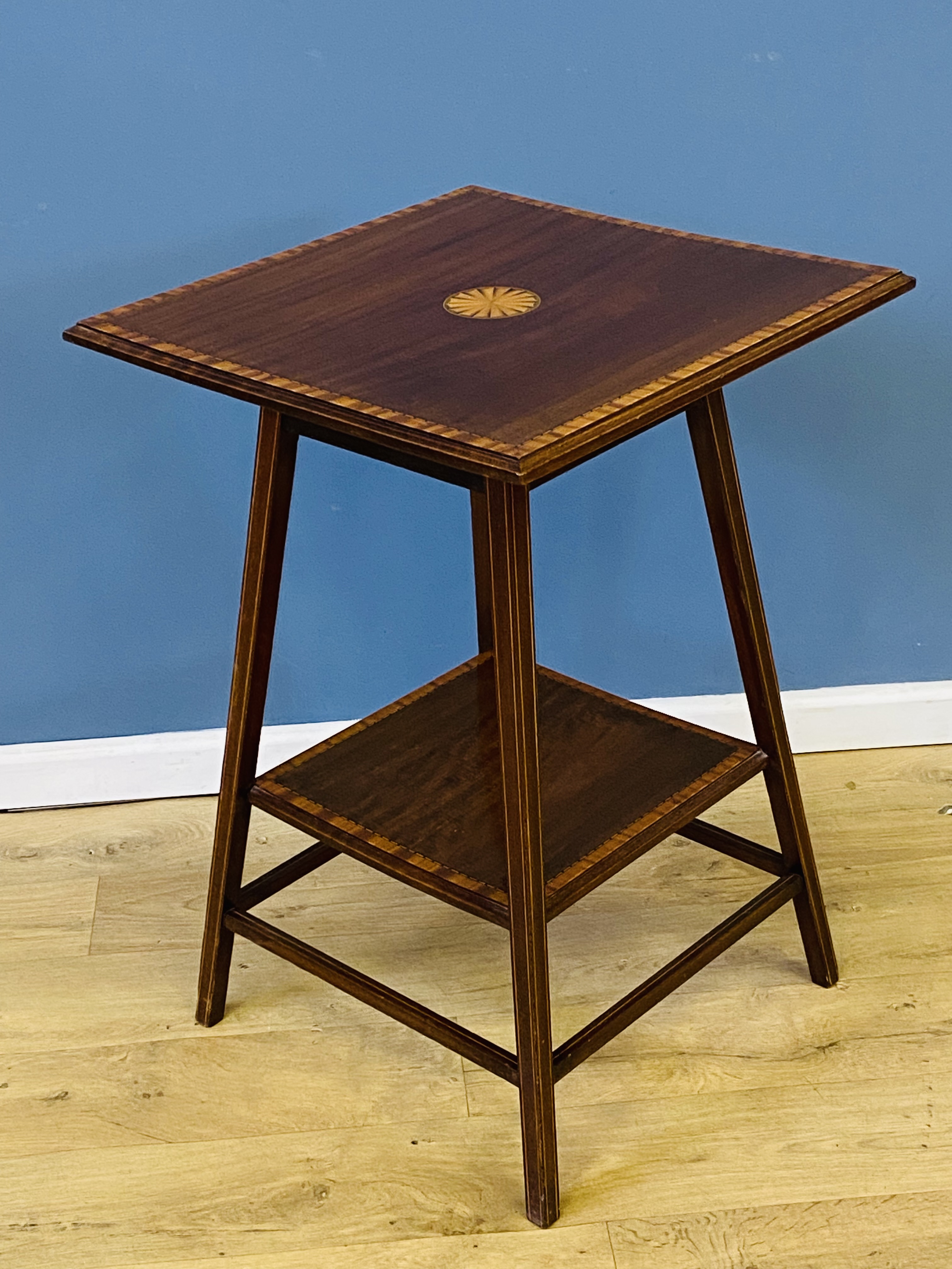 Edwardian mahogany two tier occasional table - Image 2 of 4