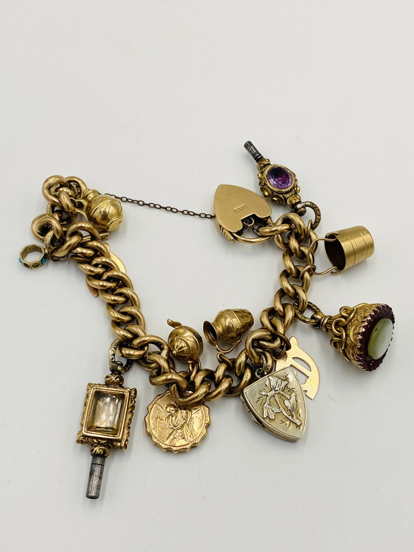 9ct gold charm bracelet - Image 2 of 4