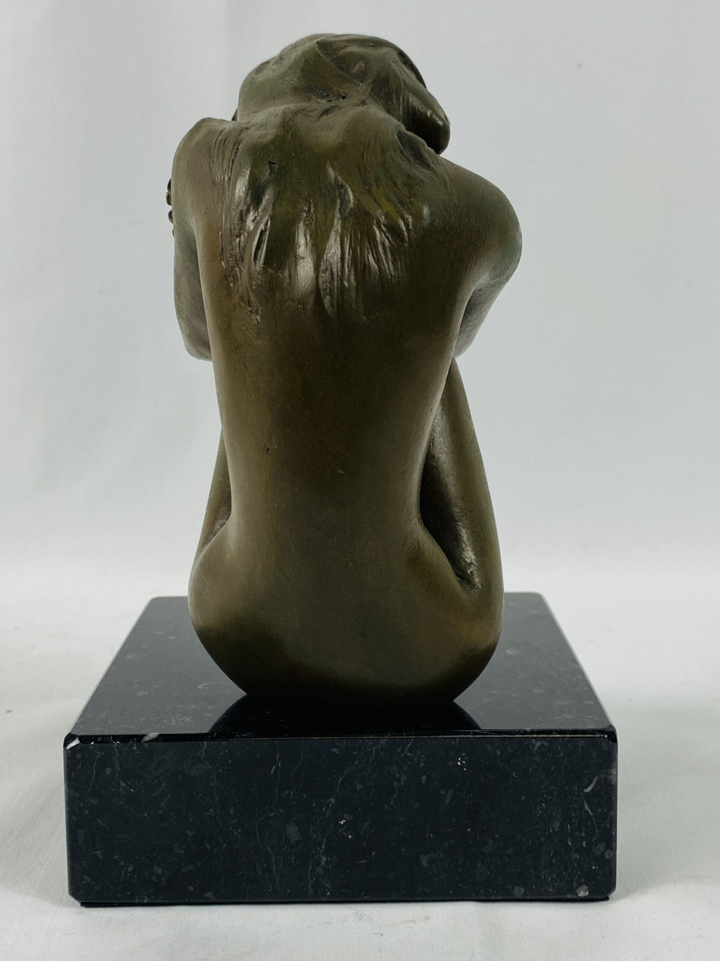 Cast limited edition sculpture of a sleeping lady - Bild 5 aus 6
