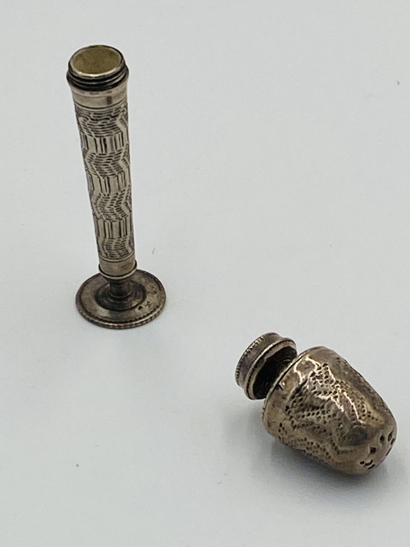 A silver standing thimble compendium/needle case/seal - Image 5 of 6