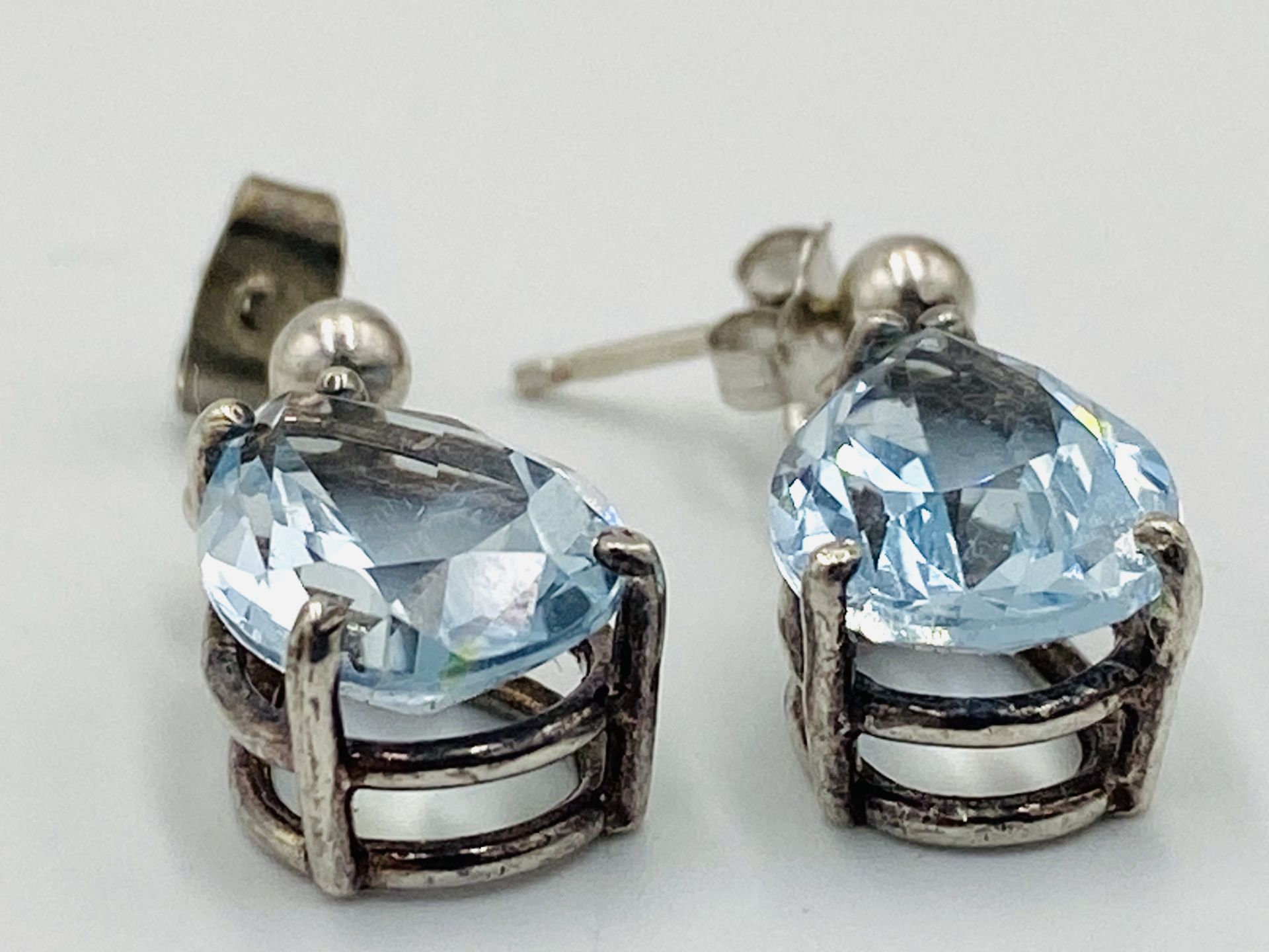 9ct white and aquamarine earrings - Image 2 of 4