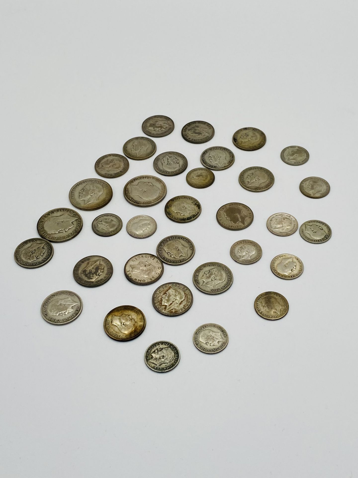 Quantity of pre-1947 British silver coins - Bild 4 aus 4