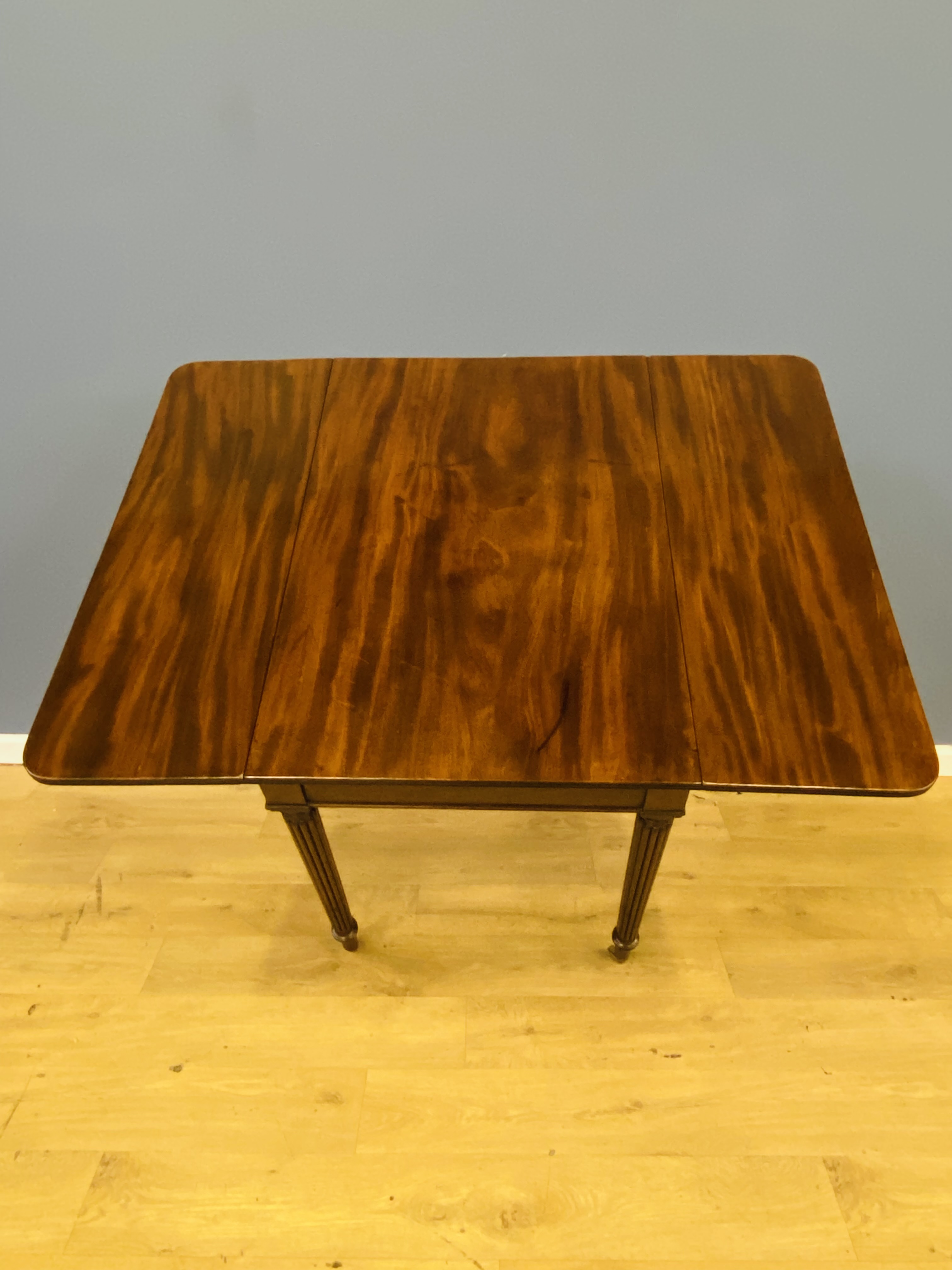 19th century mahogany pembroke table - Image 5 of 7