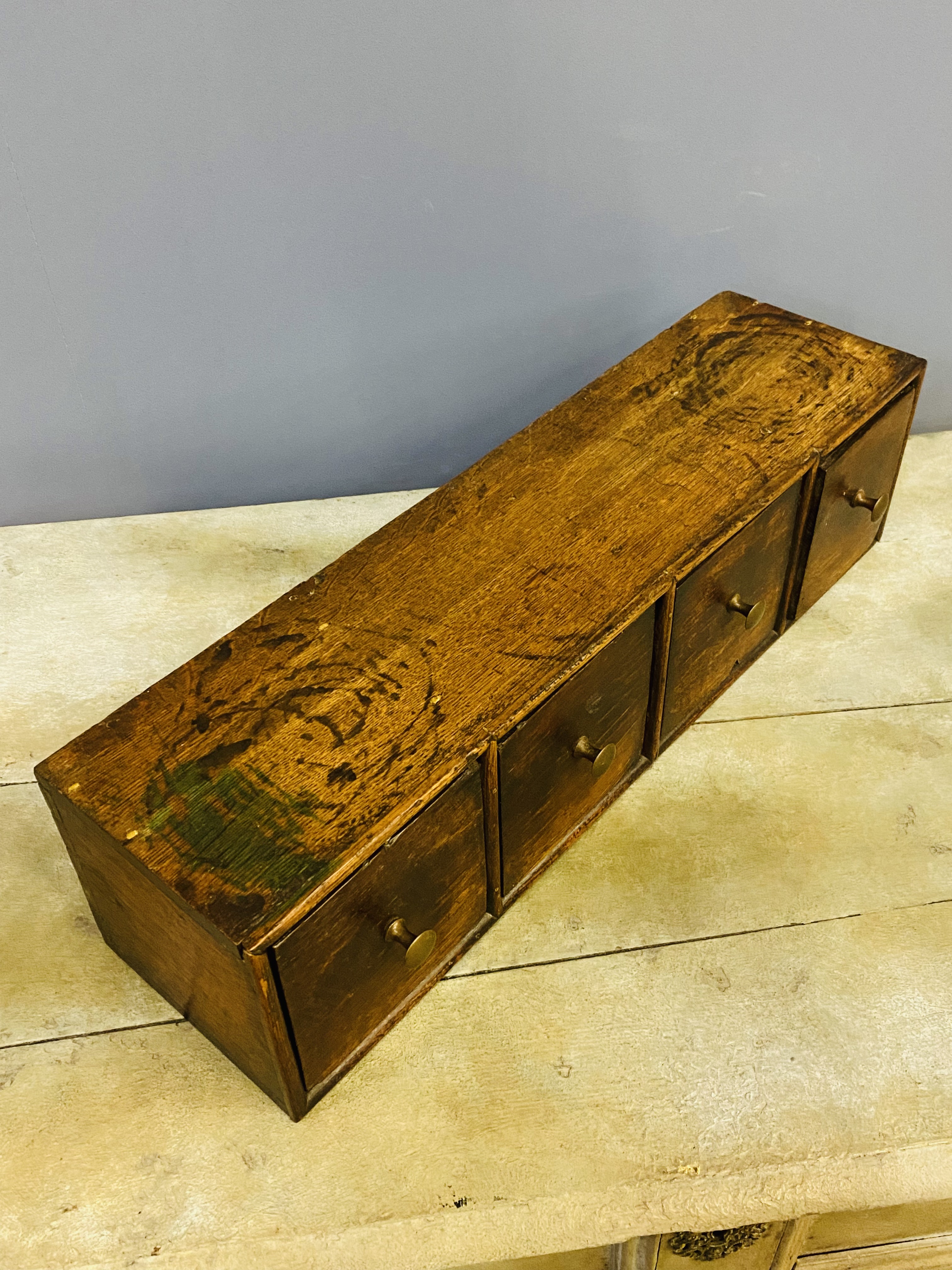 Antique oak bank of spice drawers - Image 4 of 7