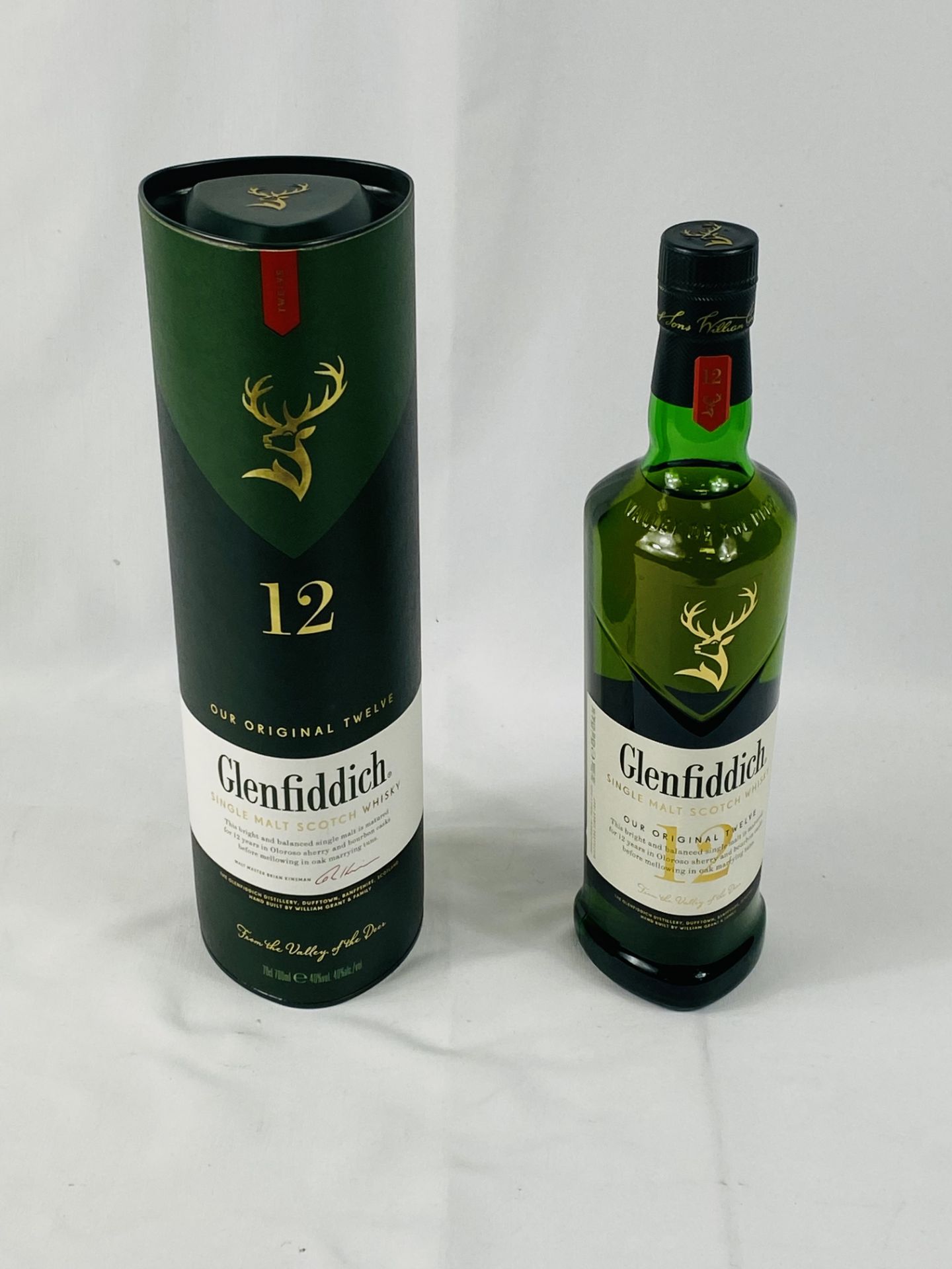 70cl bottle of Glenfiddich single malt Scotch whisky in presentation box - Bild 2 aus 2