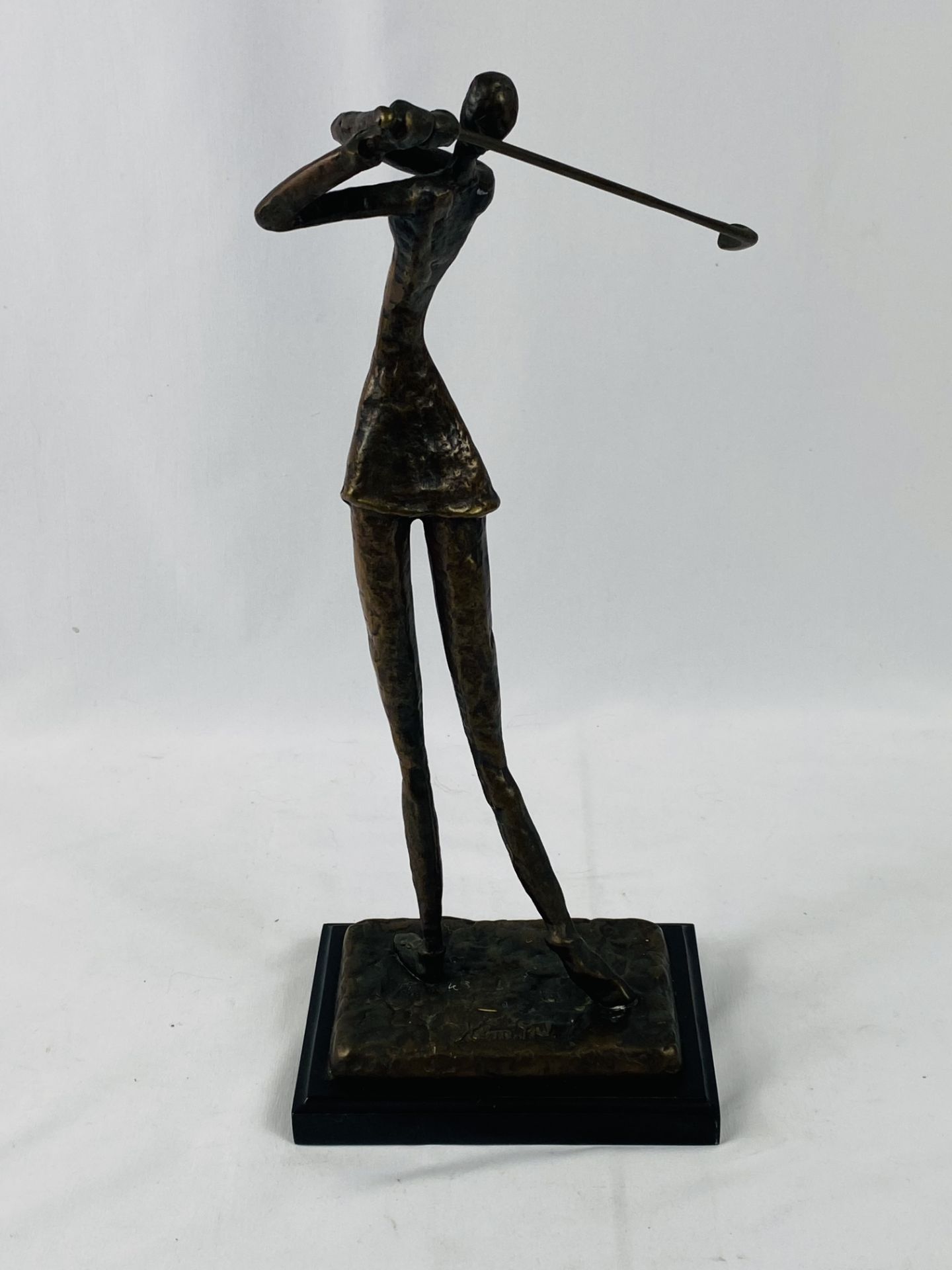 Signed bronzed metal figure of a female golfer on stand - Image 3 of 5