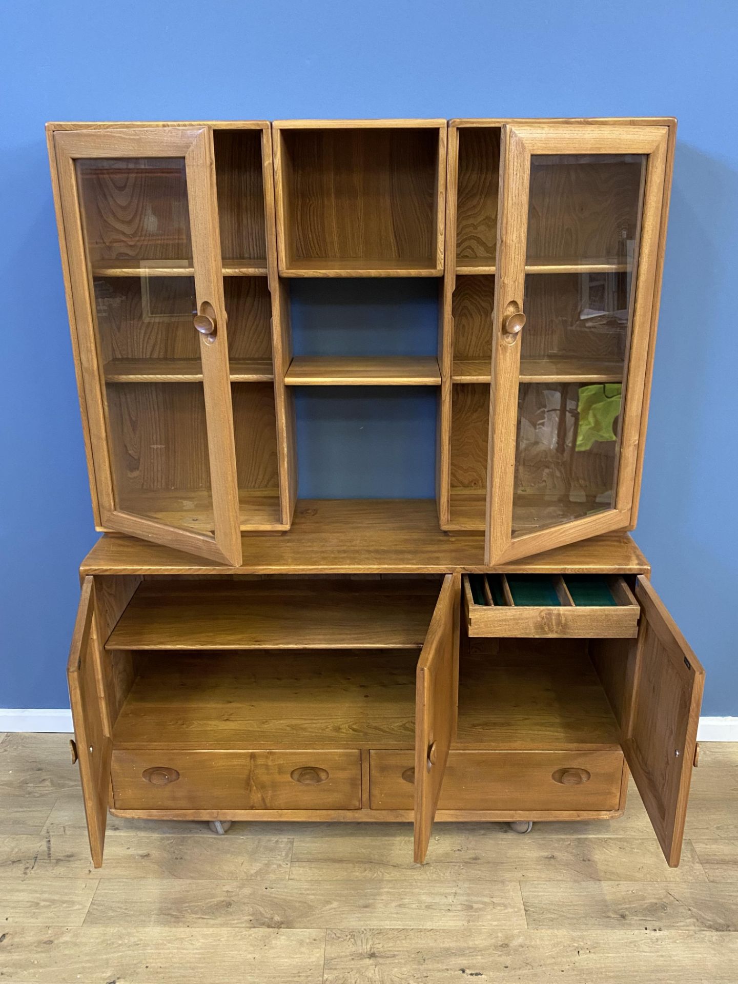 Ercol display cabinet - Image 3 of 7