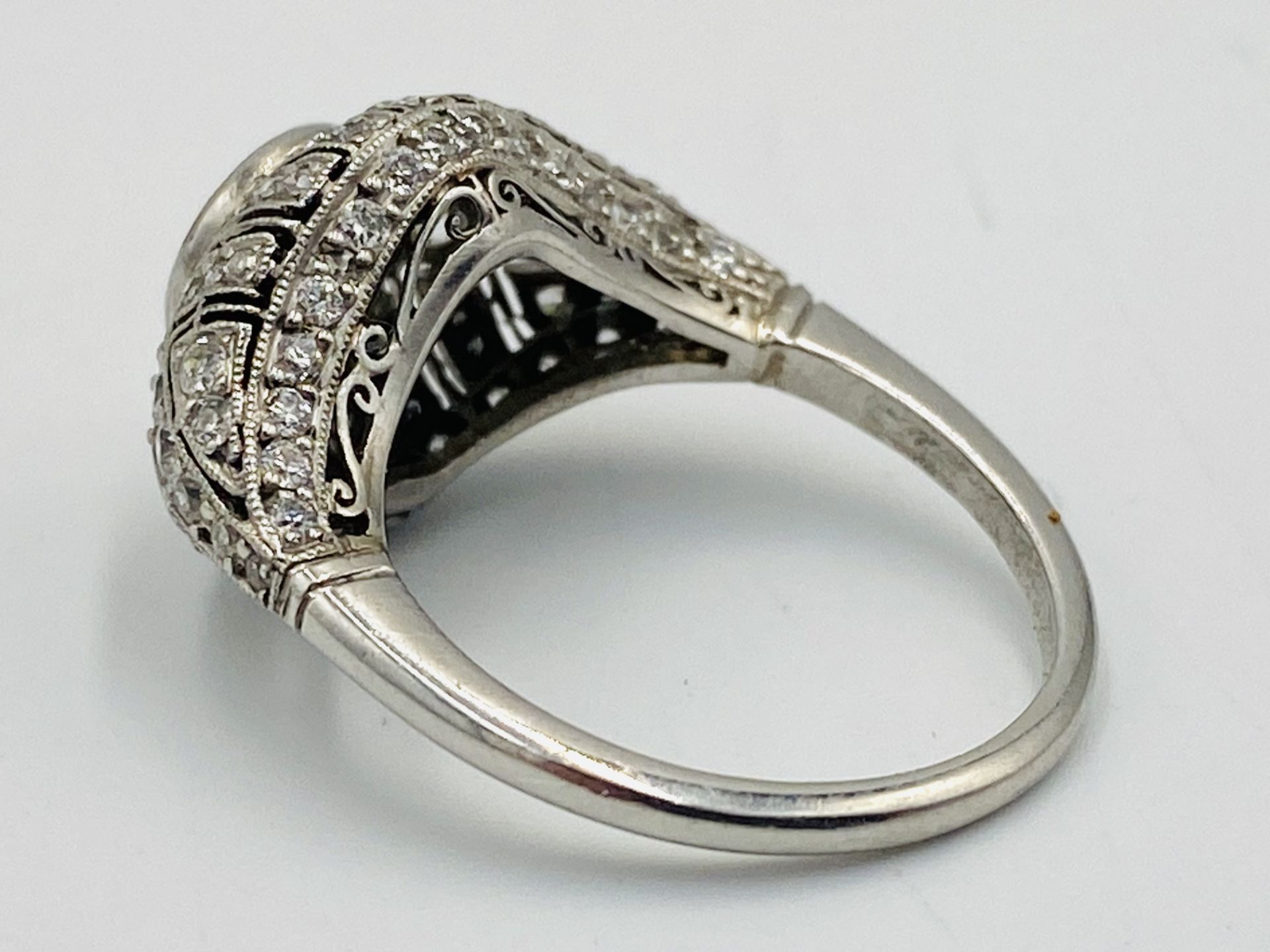 Platinum and diamond ring - Image 4 of 6