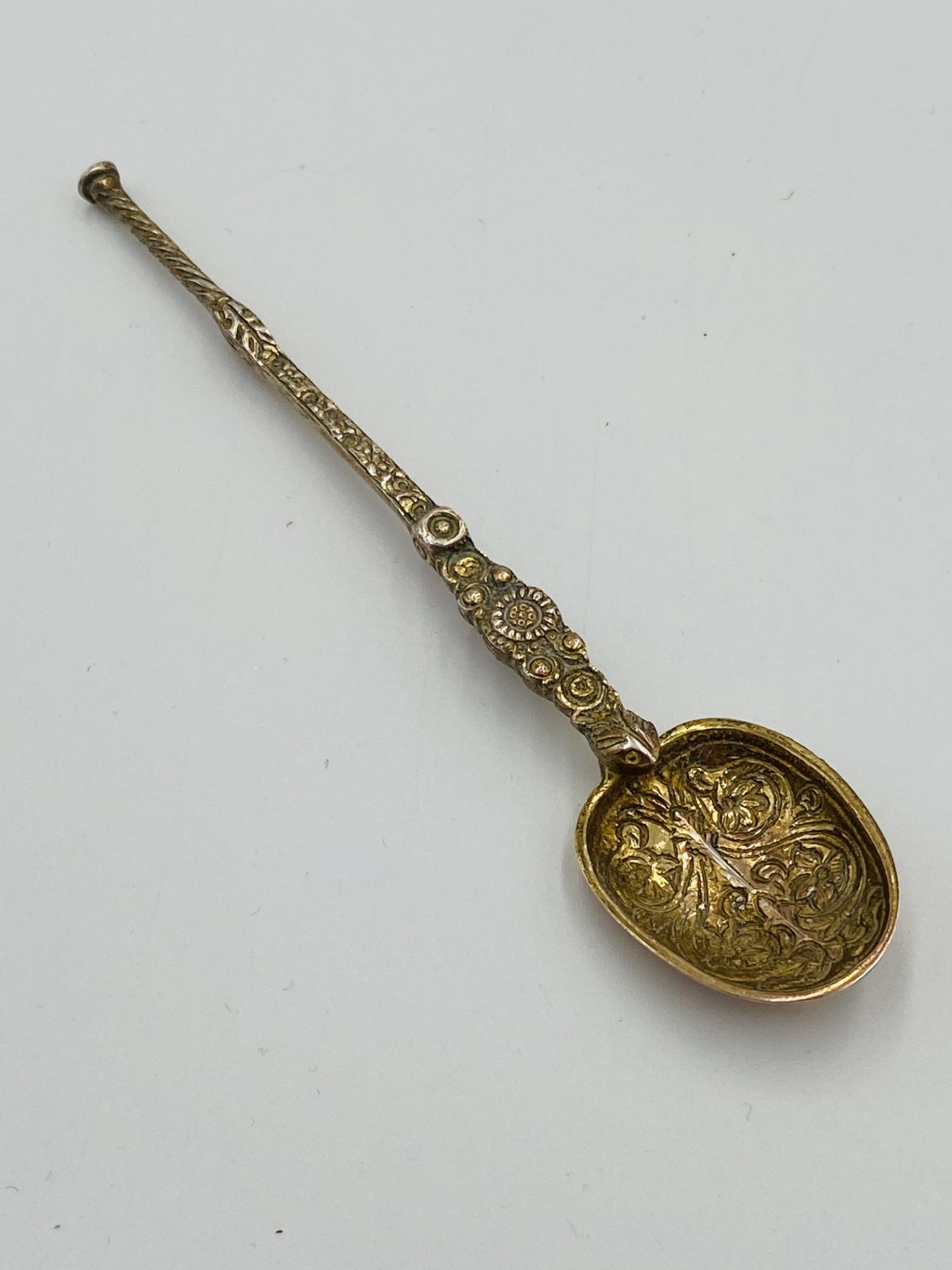 Silver gilt anointing spoon together with a boxed silver spoon and knife - Bild 4 aus 6