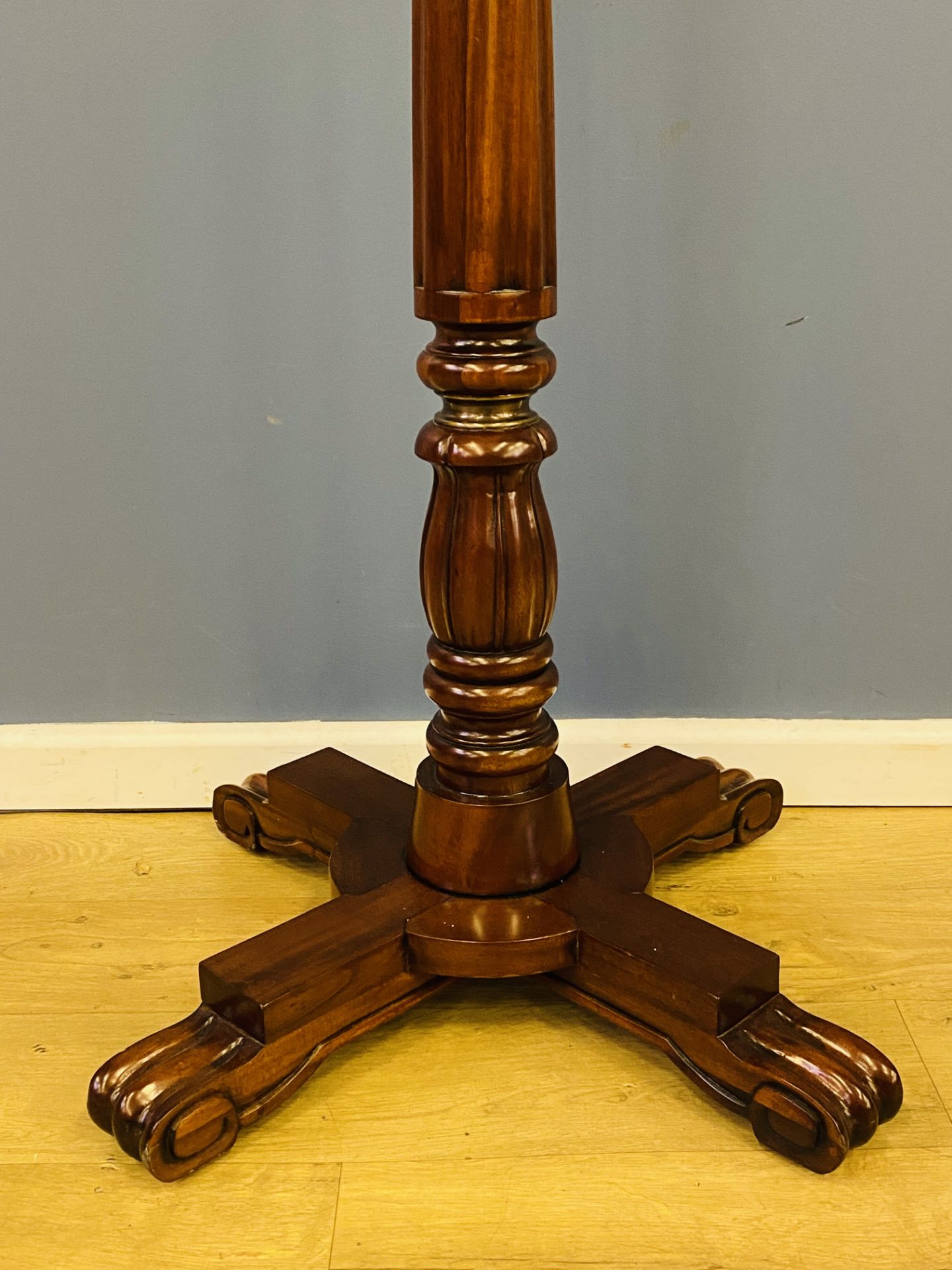 Reproduction mahogany hat and coat stand - Image 2 of 5