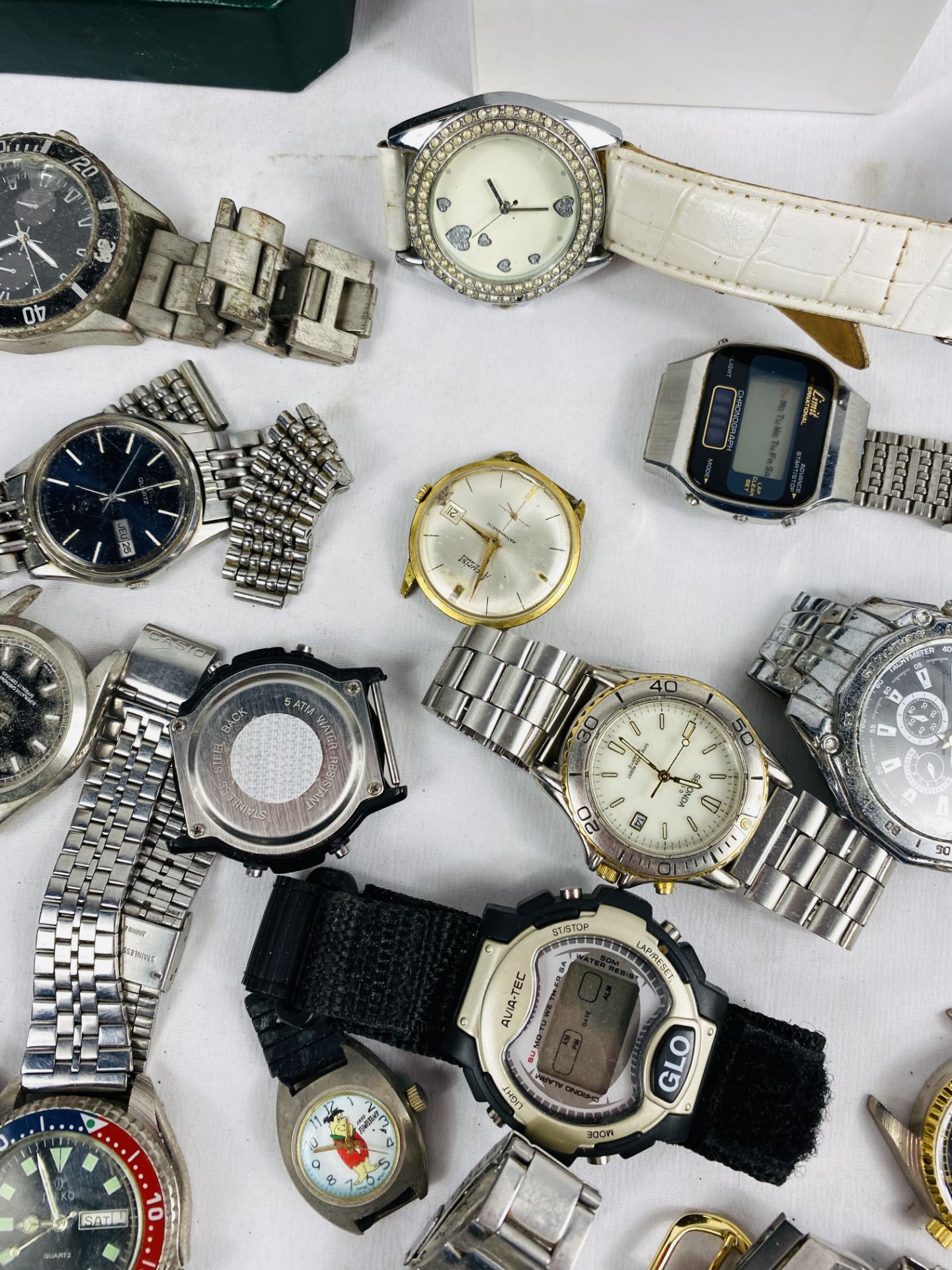 Quantity of fashion watches - Image 4 of 10
