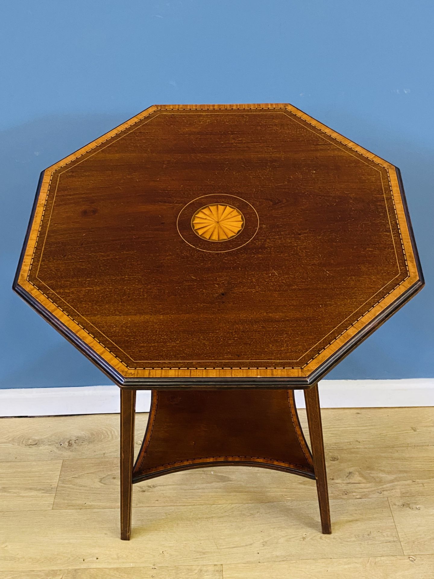 Edwardian mahogany two tier occasional table - Image 3 of 3