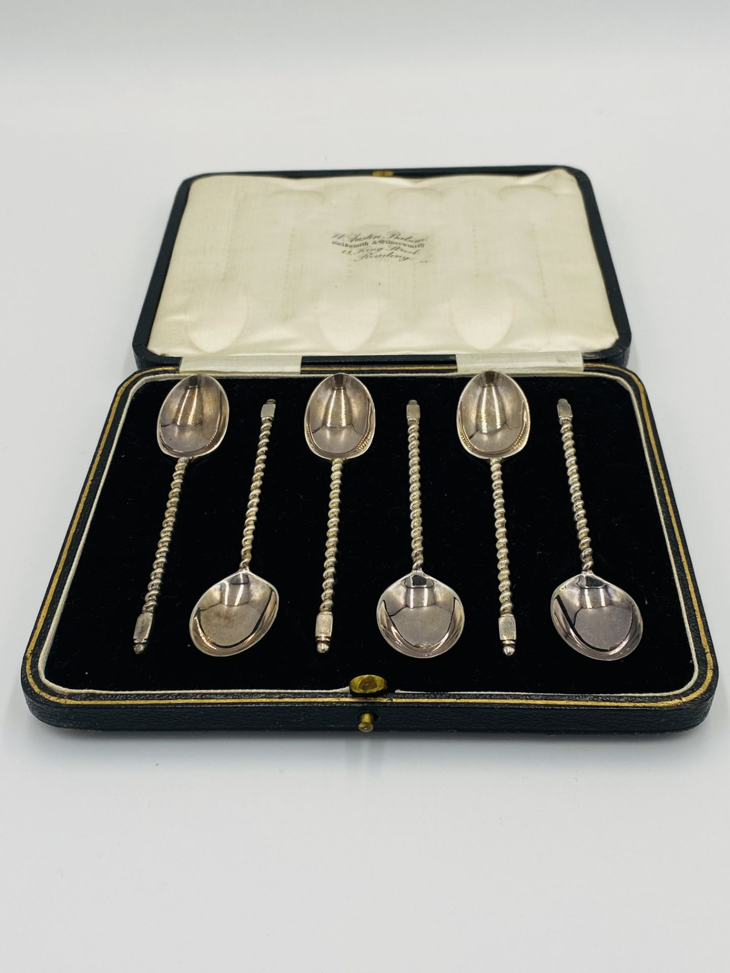 Six silver teaspoons with spiral handle, in fitted box, - Image 2 of 7