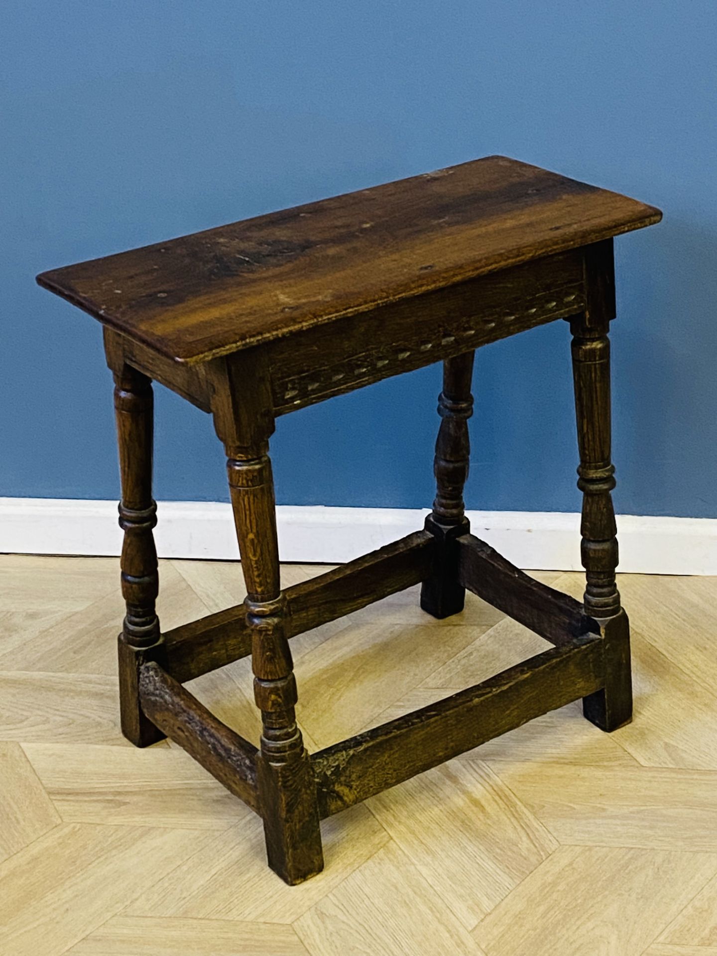 Antique oak joint stool - Image 4 of 6