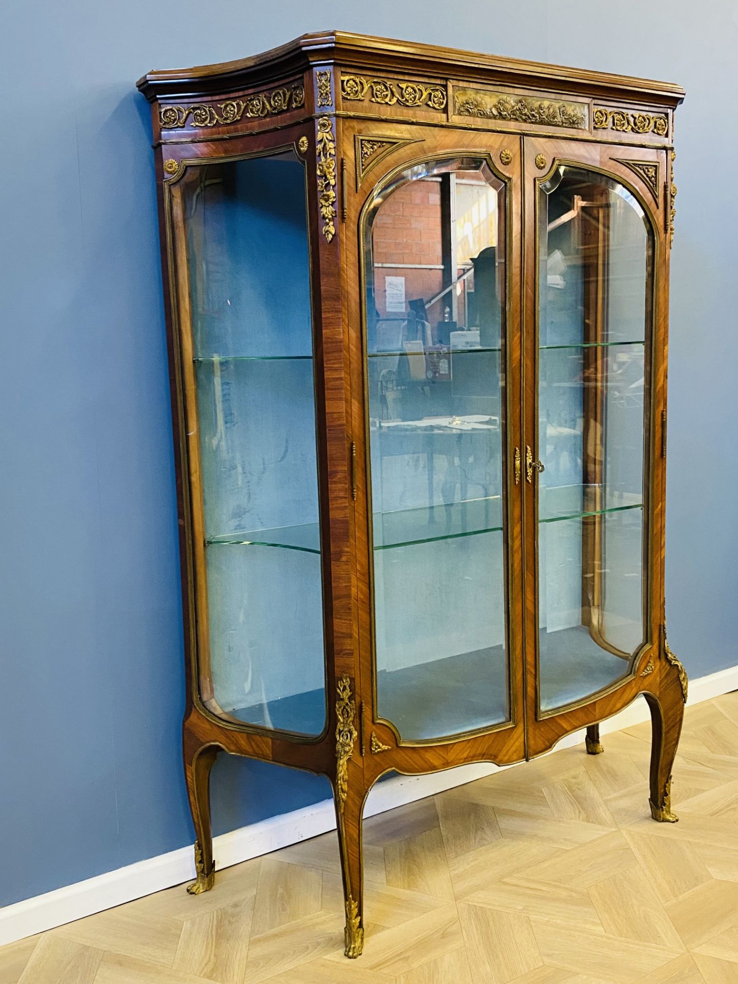 Late 19th century French kingwood and ormolu mounted two door vitrine - Image 3 of 7