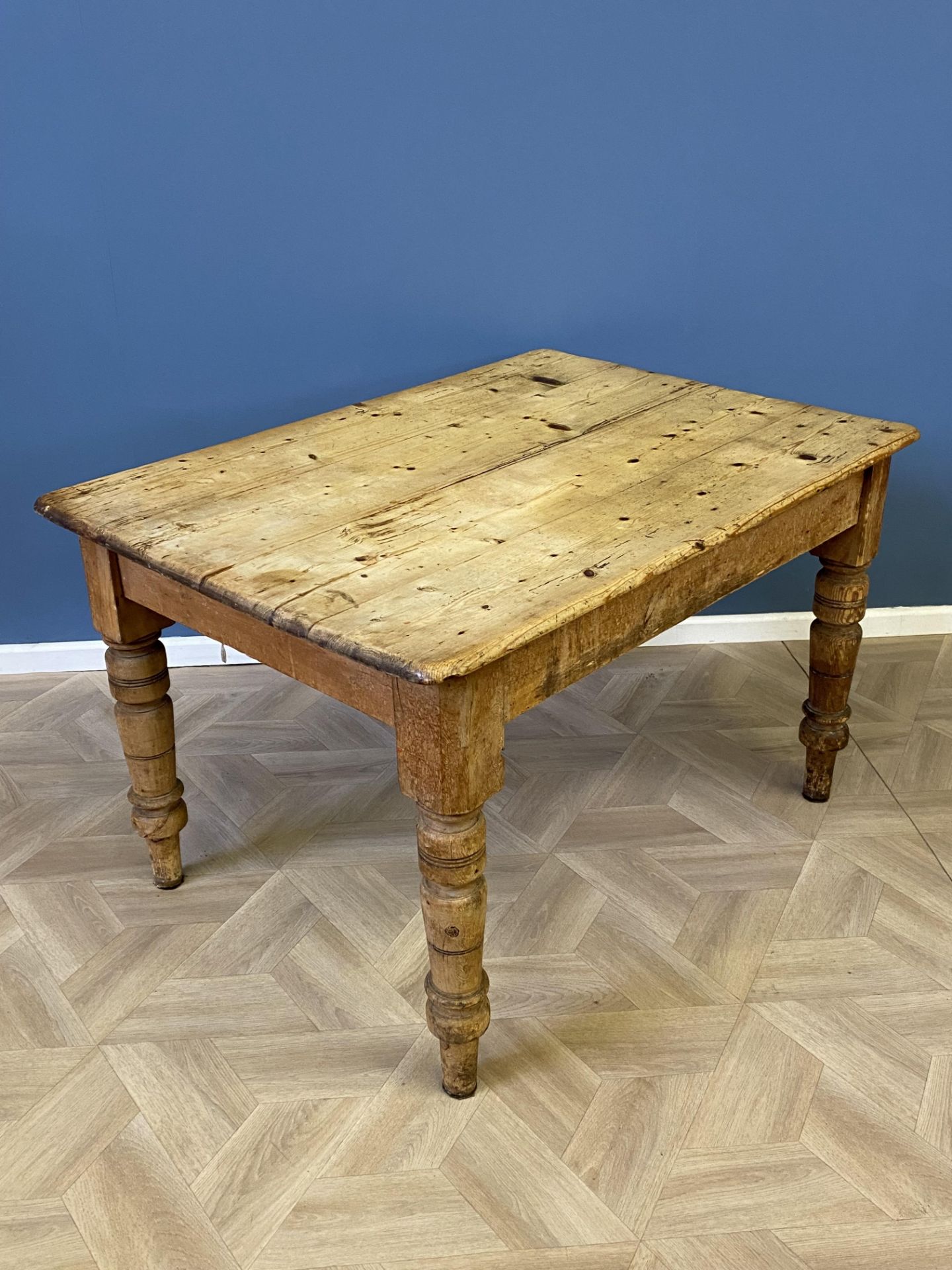 Victorian pine scullery table - Image 2 of 6