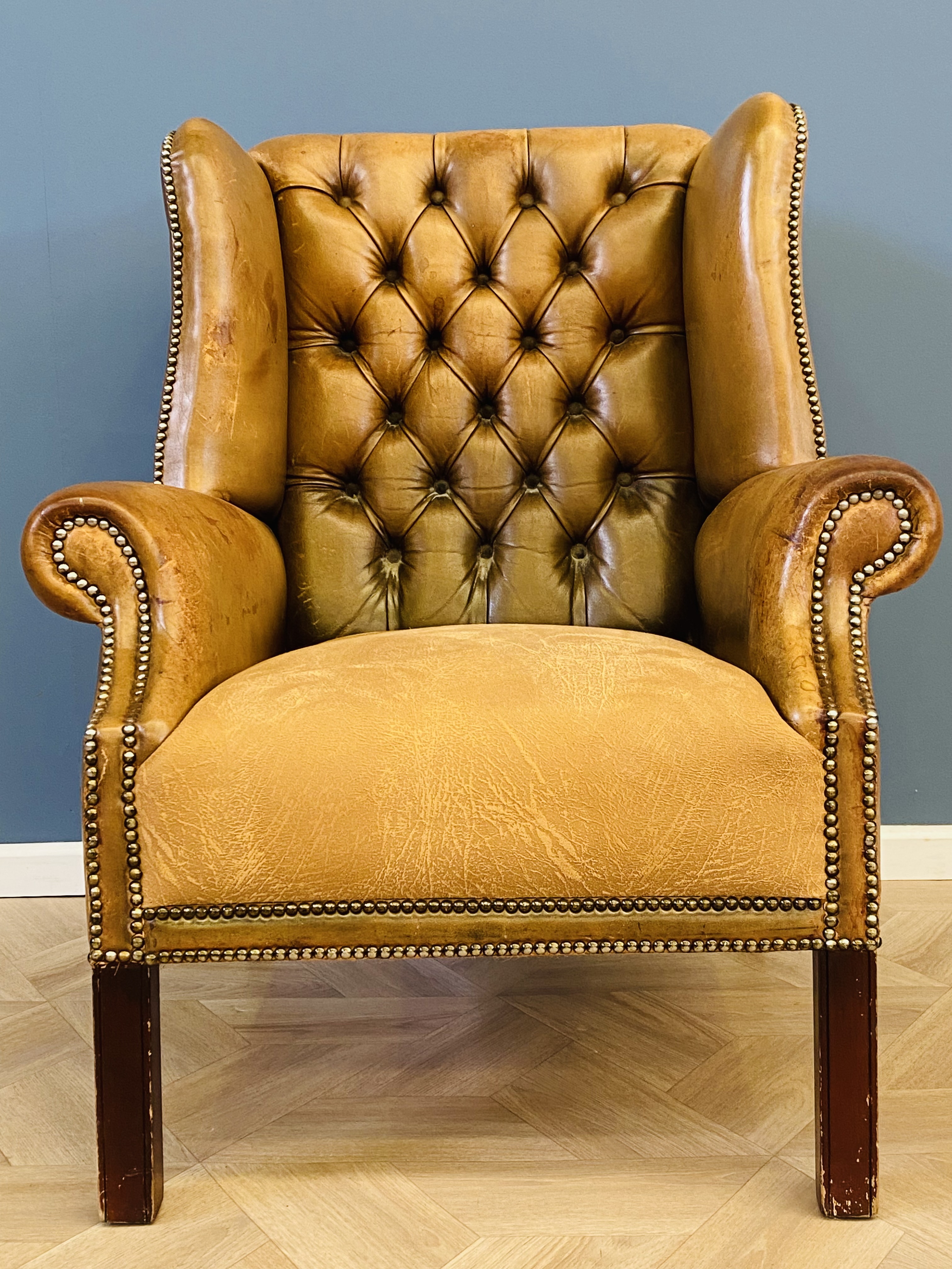 Leather button back wing armchair - Image 2 of 6