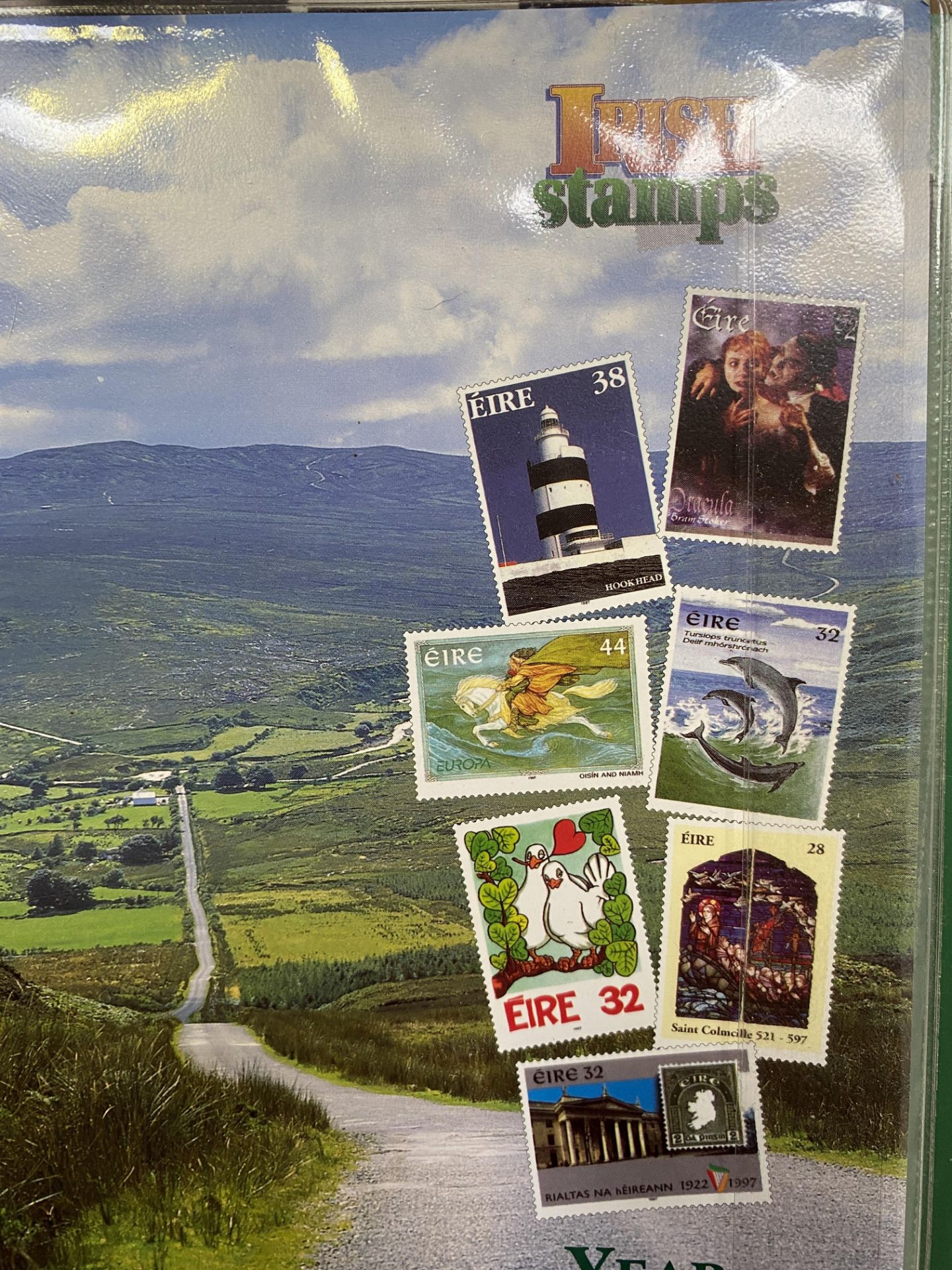 Quantity of loose Ireland stamps in packets