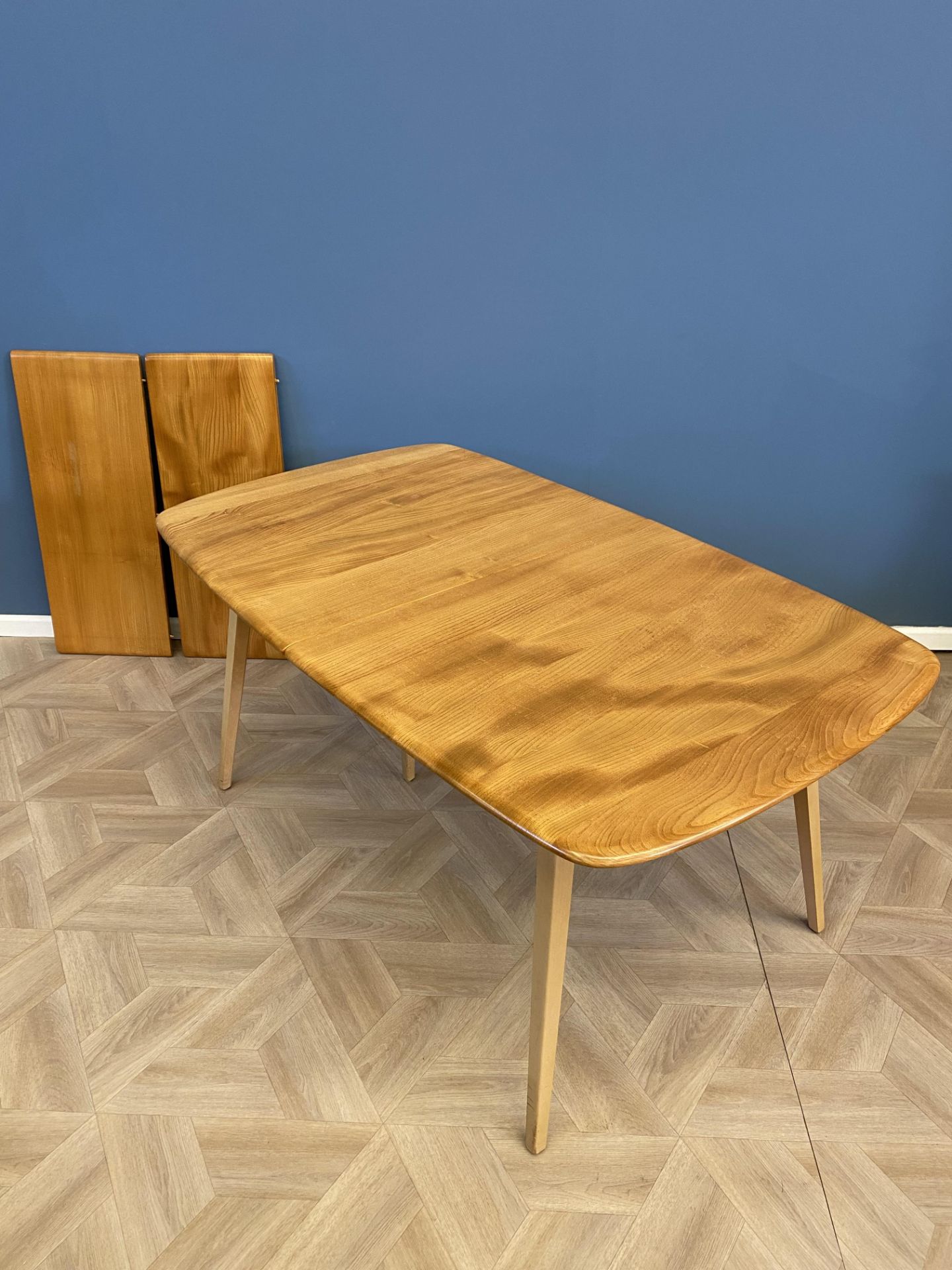Ercol extending dining table - Image 4 of 9