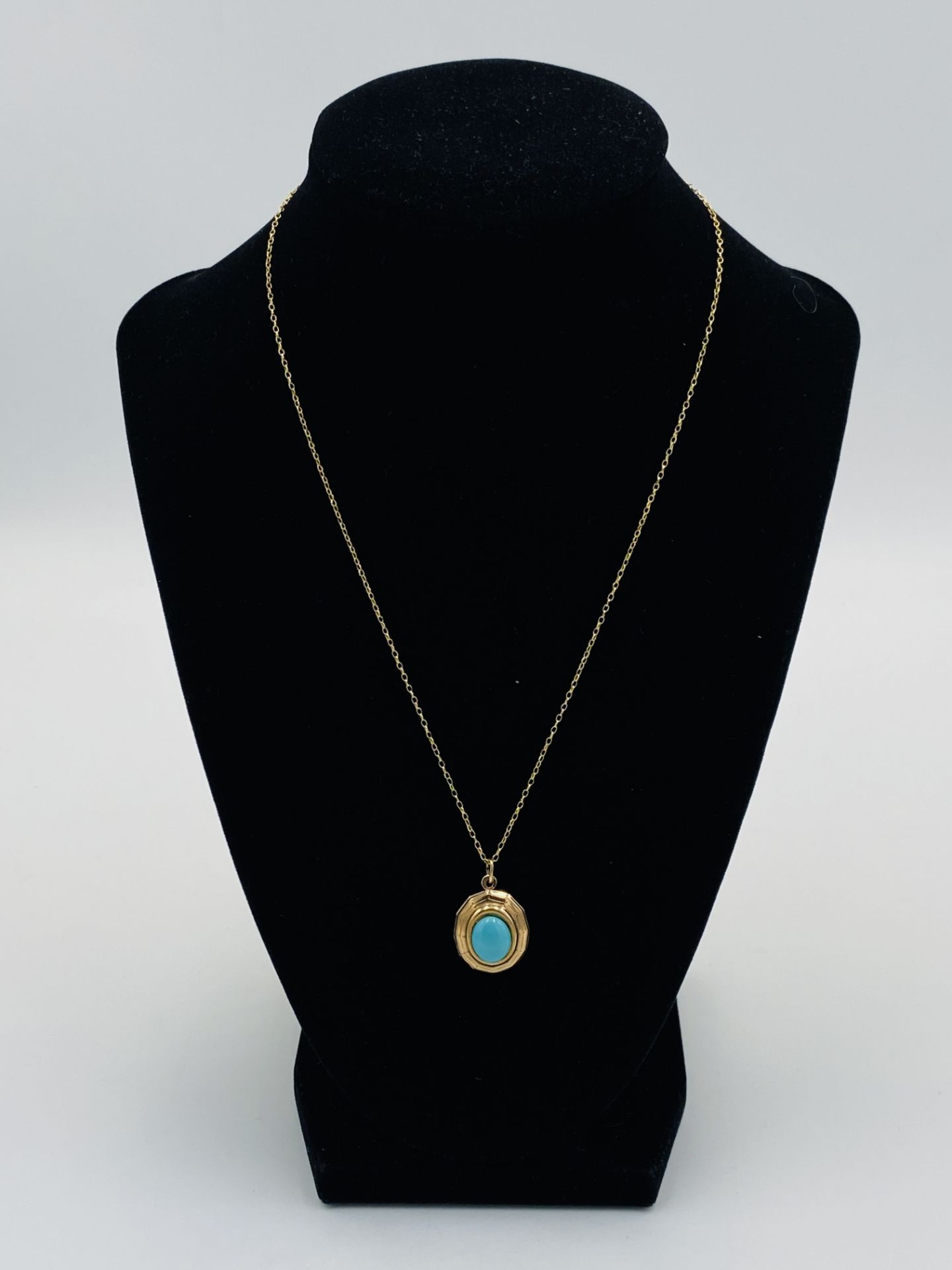 9ct gold necklace with turquoise stone pendant - Image 2 of 4