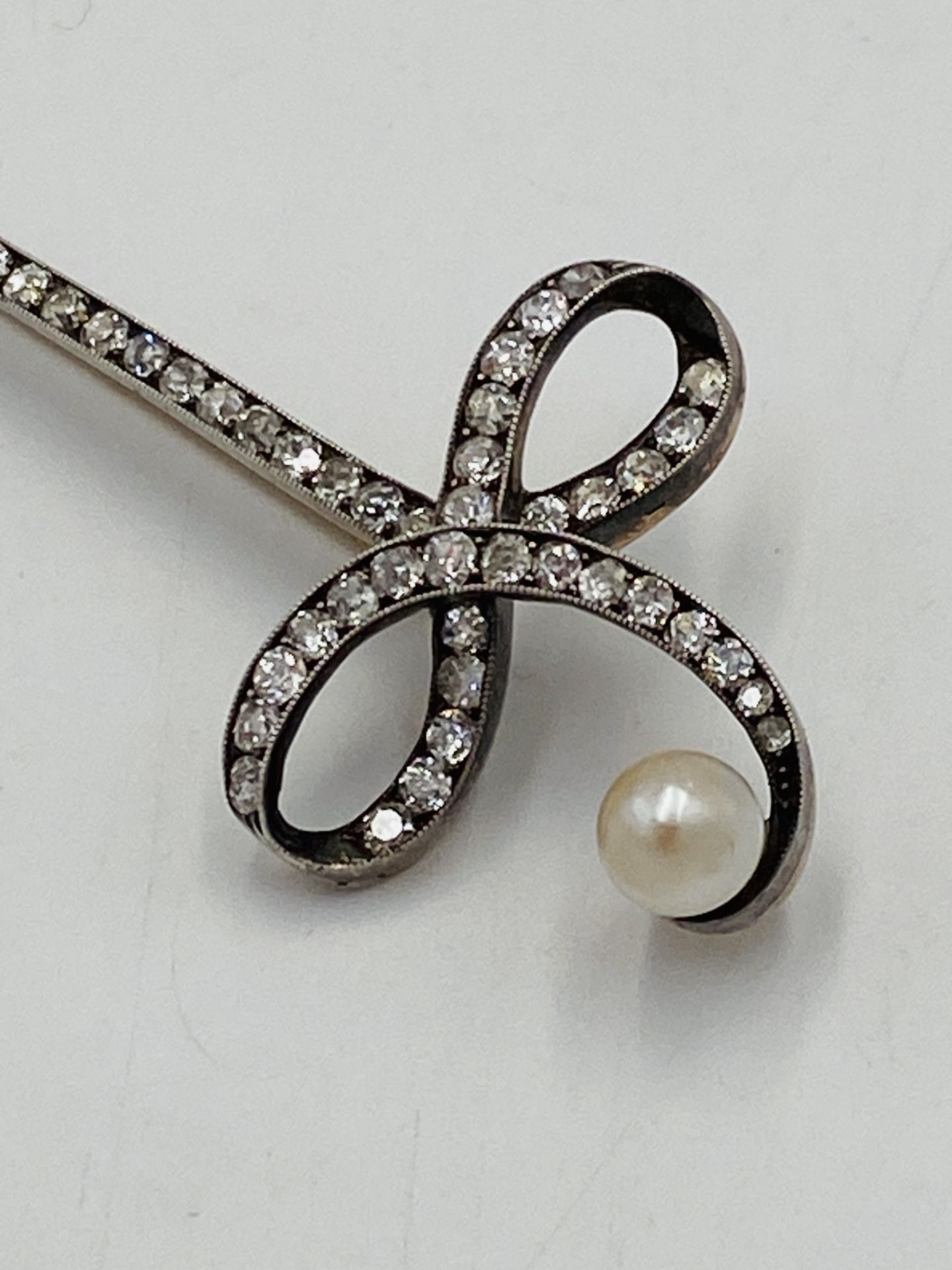 Gold, diamond and pearl brooch - Image 2 of 7