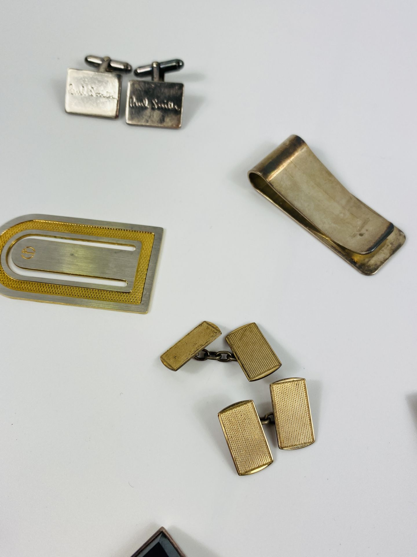 Ten pairs of cufflinks to include some silver - Image 5 of 6