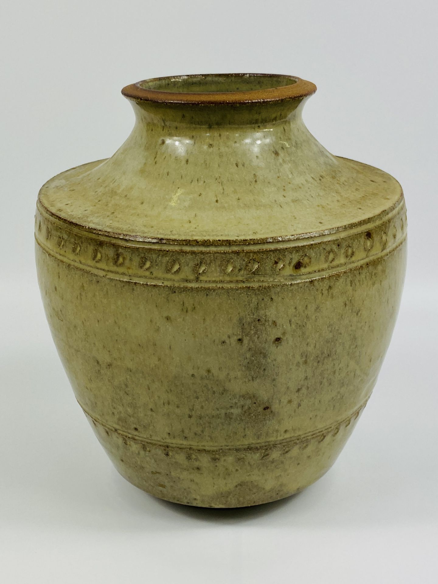 Quantity of studio pottery - Image 14 of 16