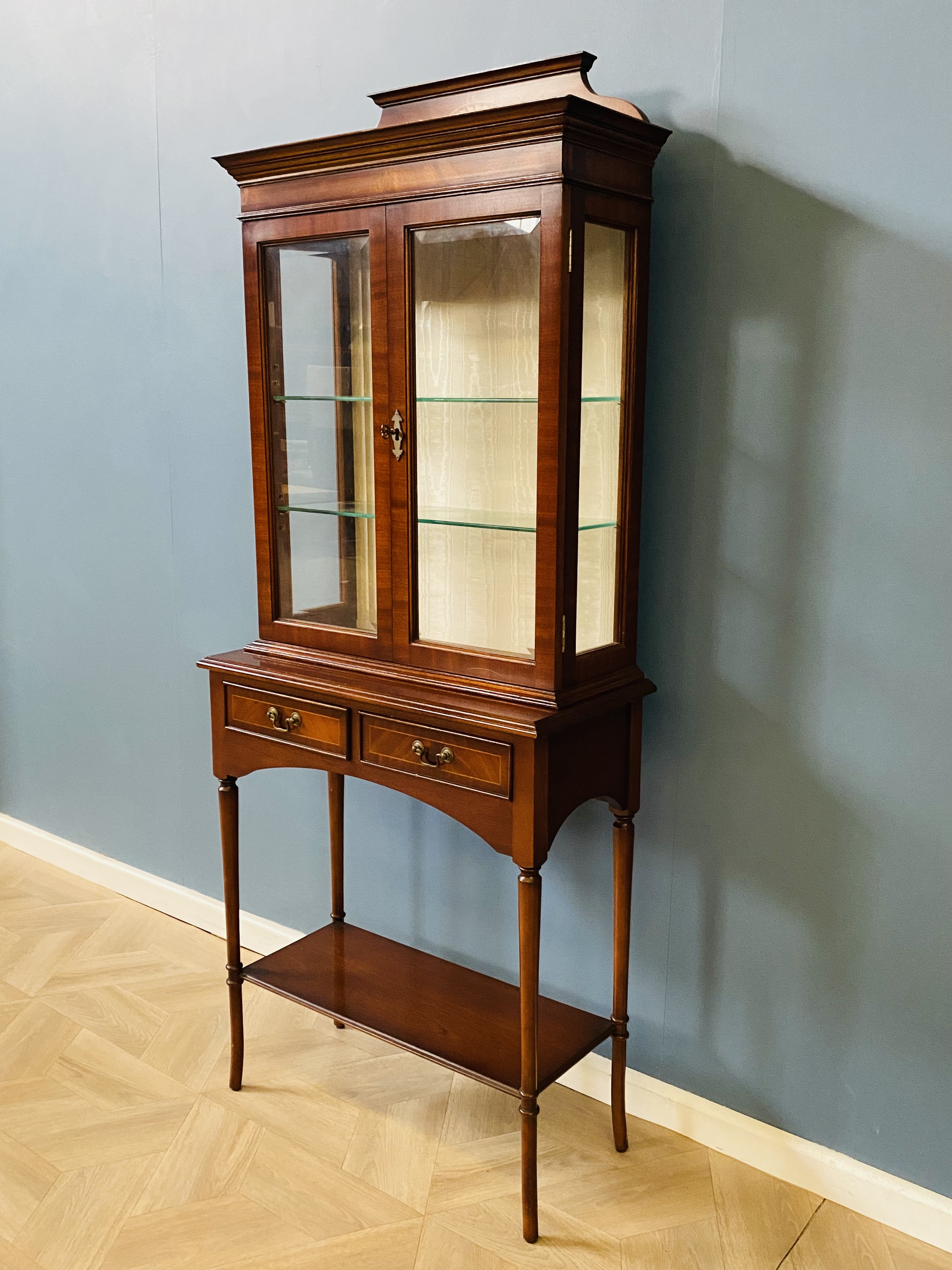 Mahogany display cabinet - Image 6 of 7