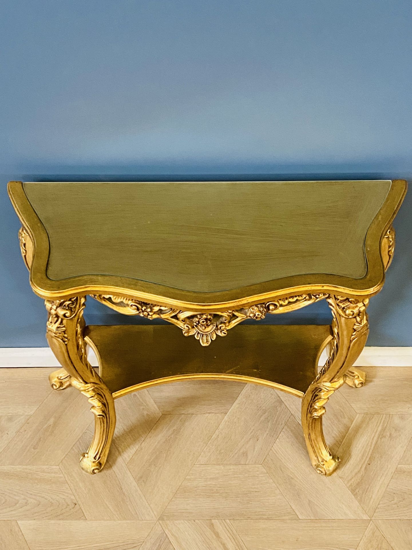 Serpentine carved giltwood console table - Image 5 of 7