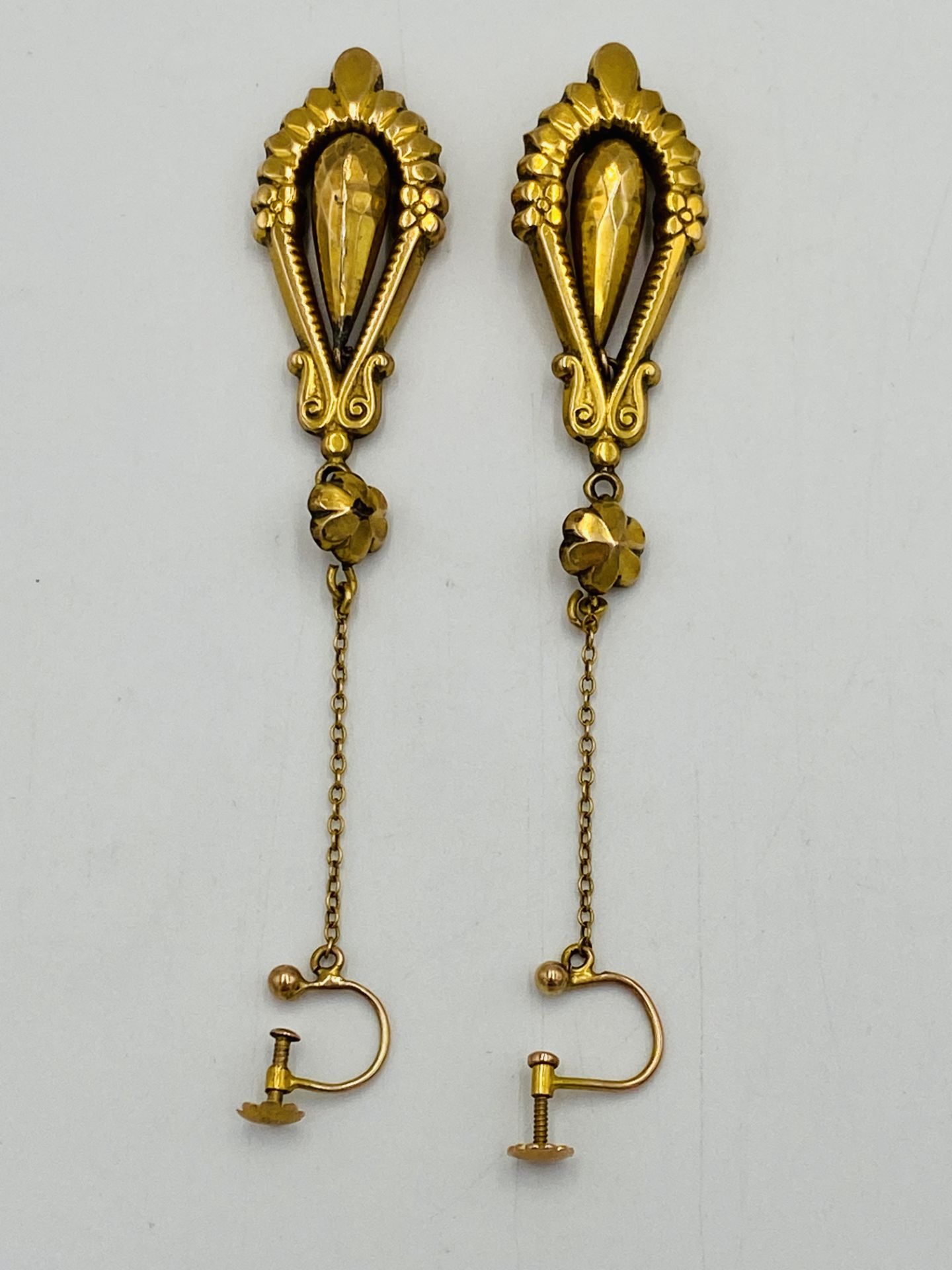 9ct gold drop earrings - Image 2 of 5
