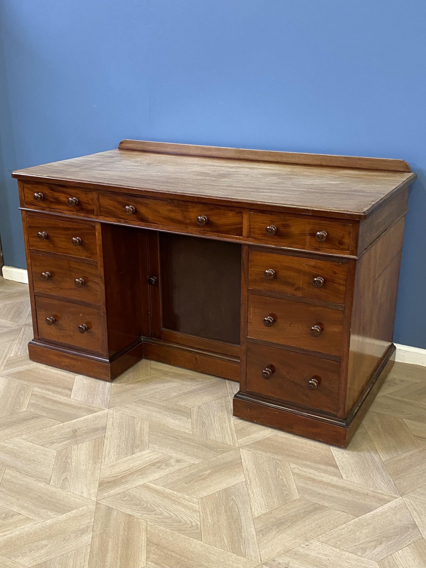 Holland & Sons Victorian mahogany kneehole desk - Image 9 of 9