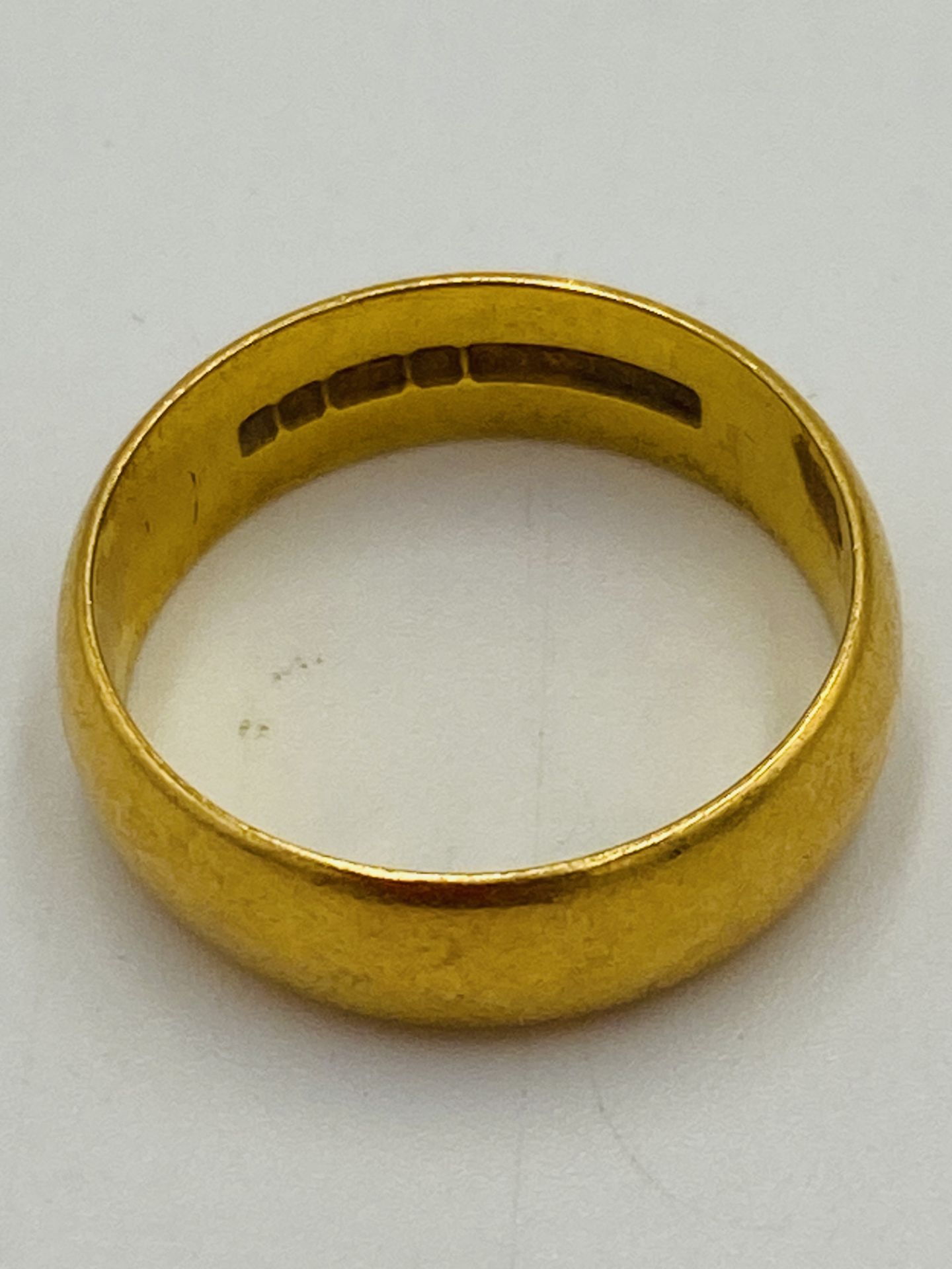 22ct gold band - Image 3 of 4