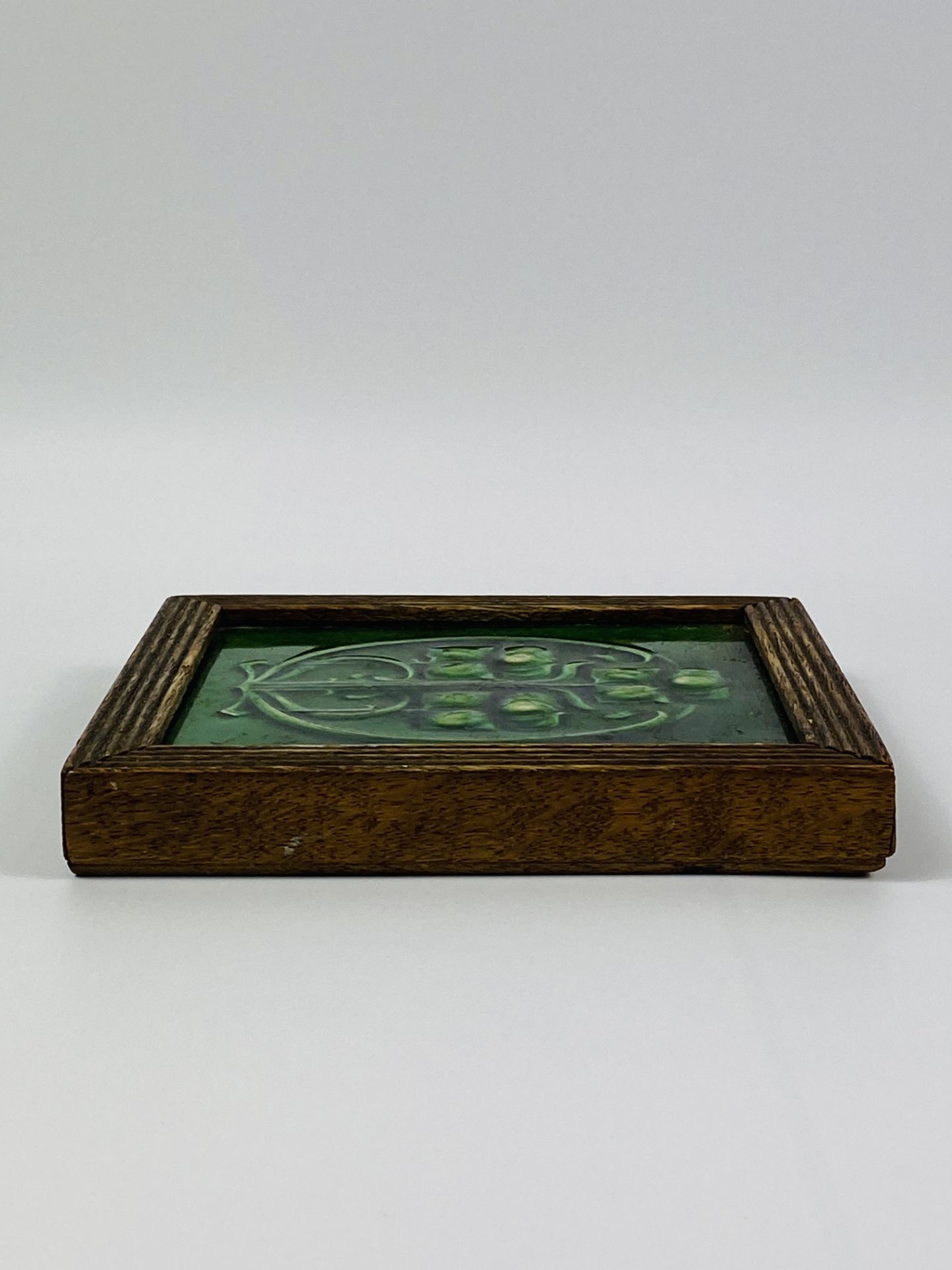 Art nouveau tile in wood frame - Image 3 of 4