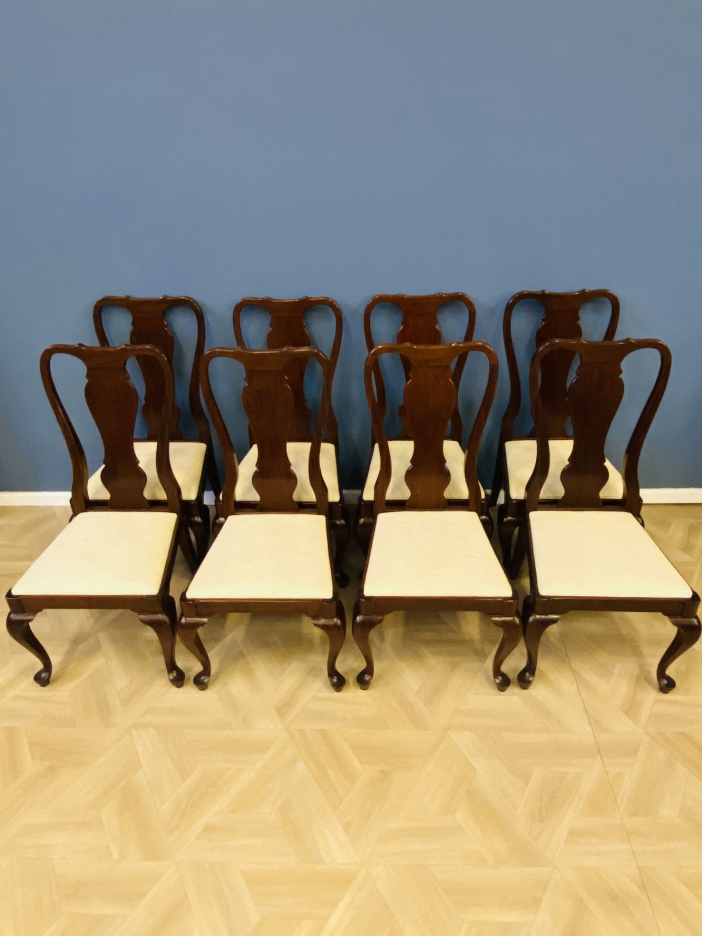 Set of eight Queen Anne style hardwood dining chairs - Image 6 of 7