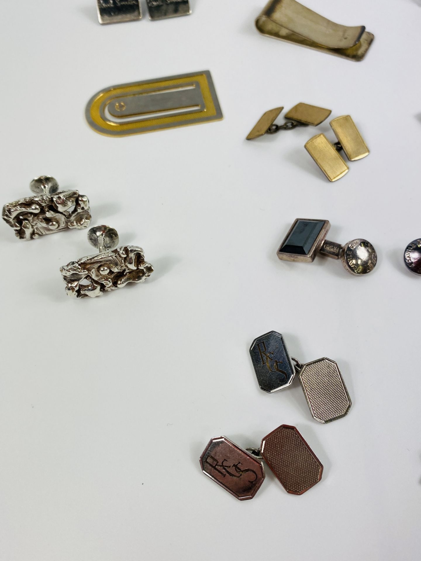 Ten pairs of cufflinks to include some silver - Image 2 of 6