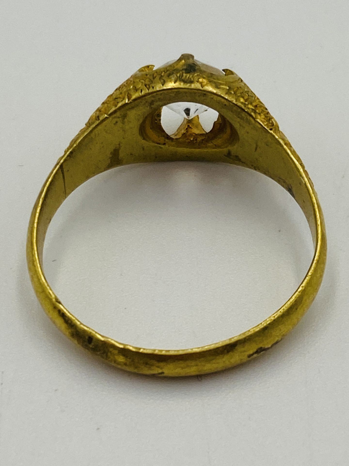 15ct gold ring together with a yellow metal ring - Image 3 of 5