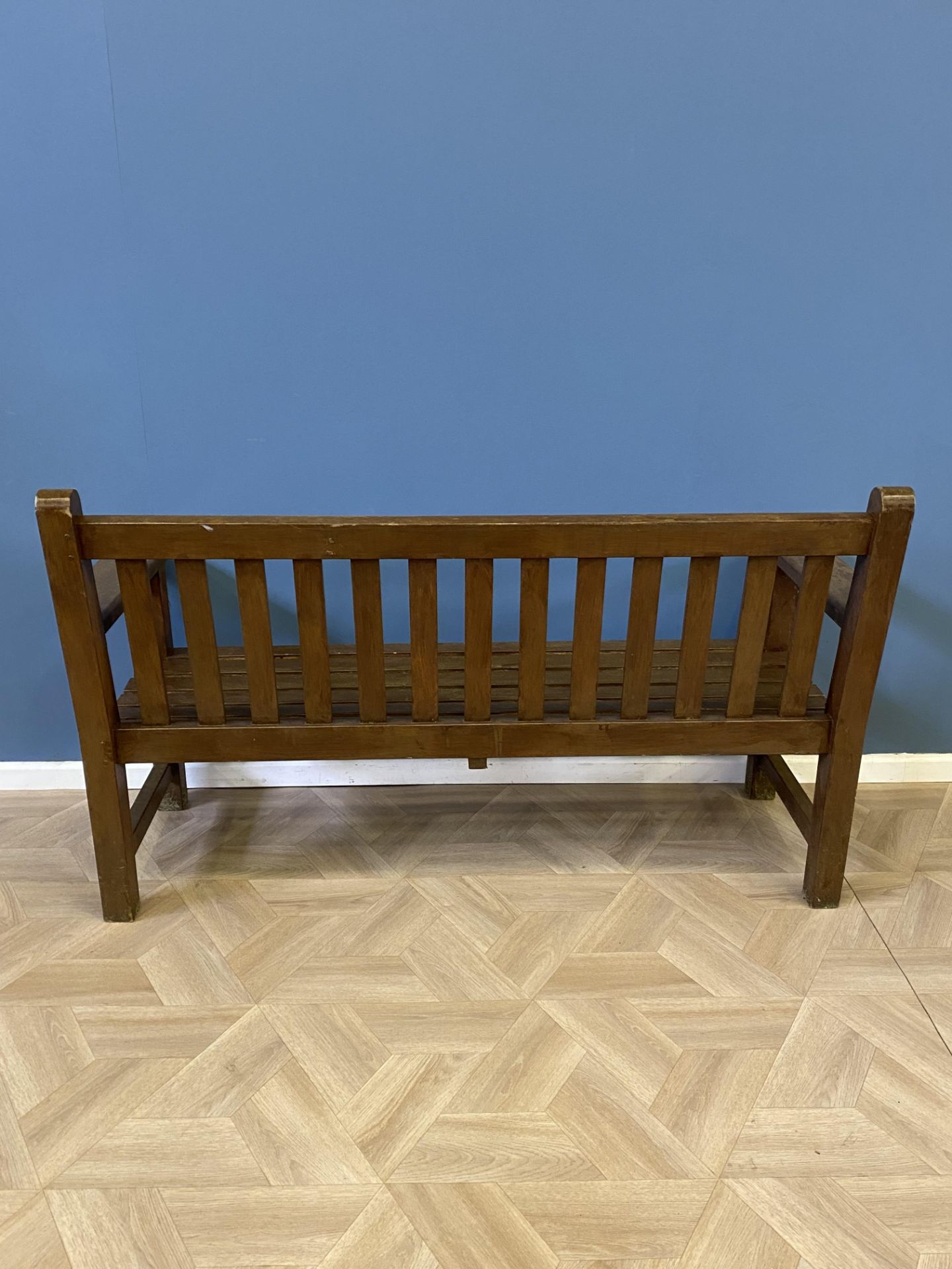 Hardwood garden bench - Image 4 of 7