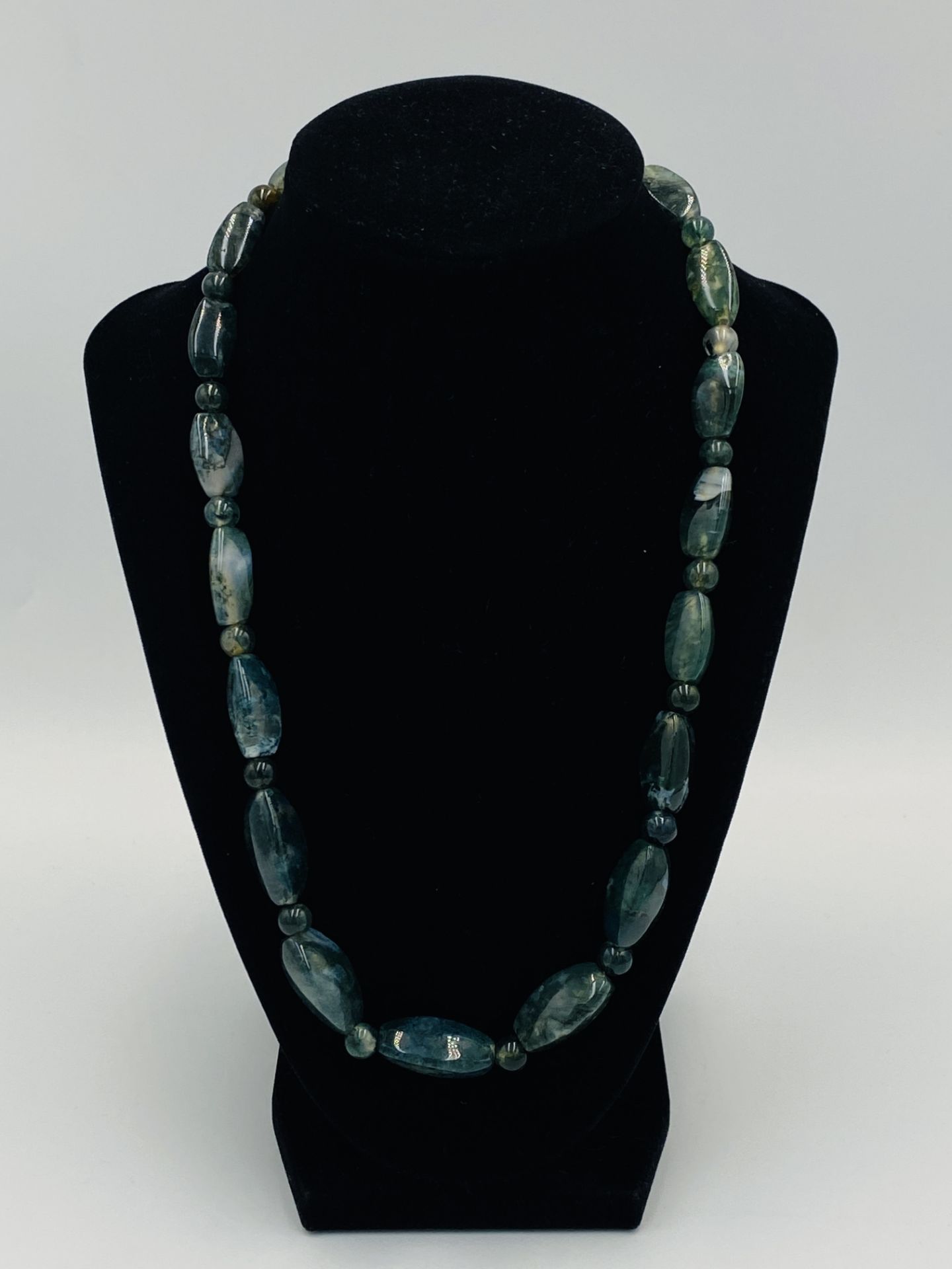 Four agate bead necklaces - Image 3 of 6