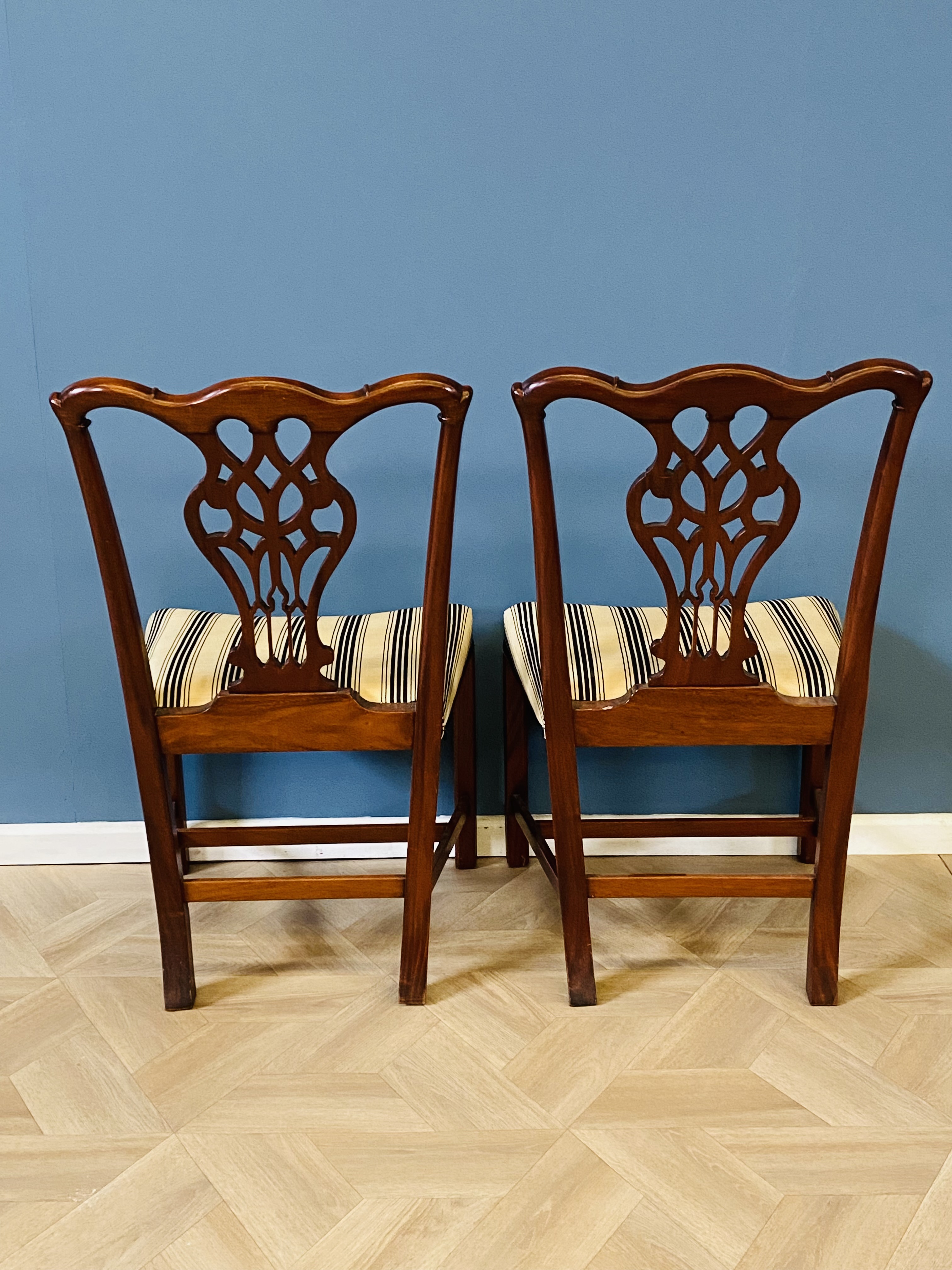 Pair of mahogany Chippendale style side chairs - Image 4 of 5