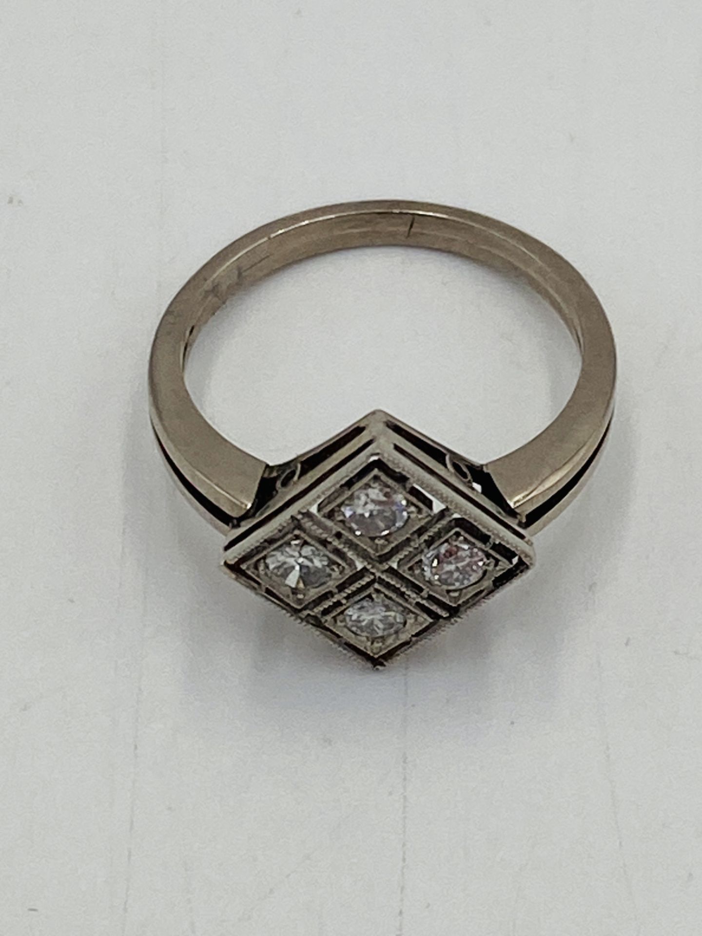 White gold ring set with four diamonds - Image 4 of 6