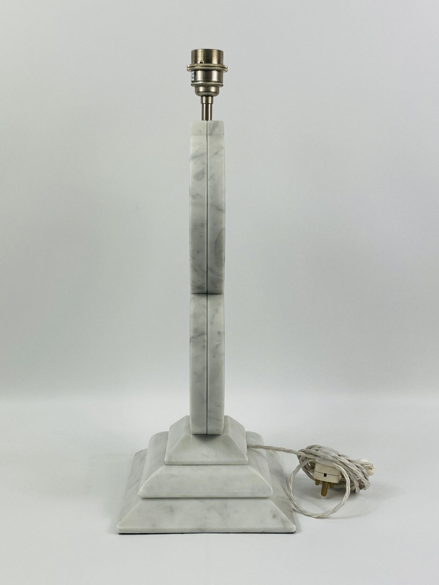 Composite marble table lamp - Image 3 of 6
