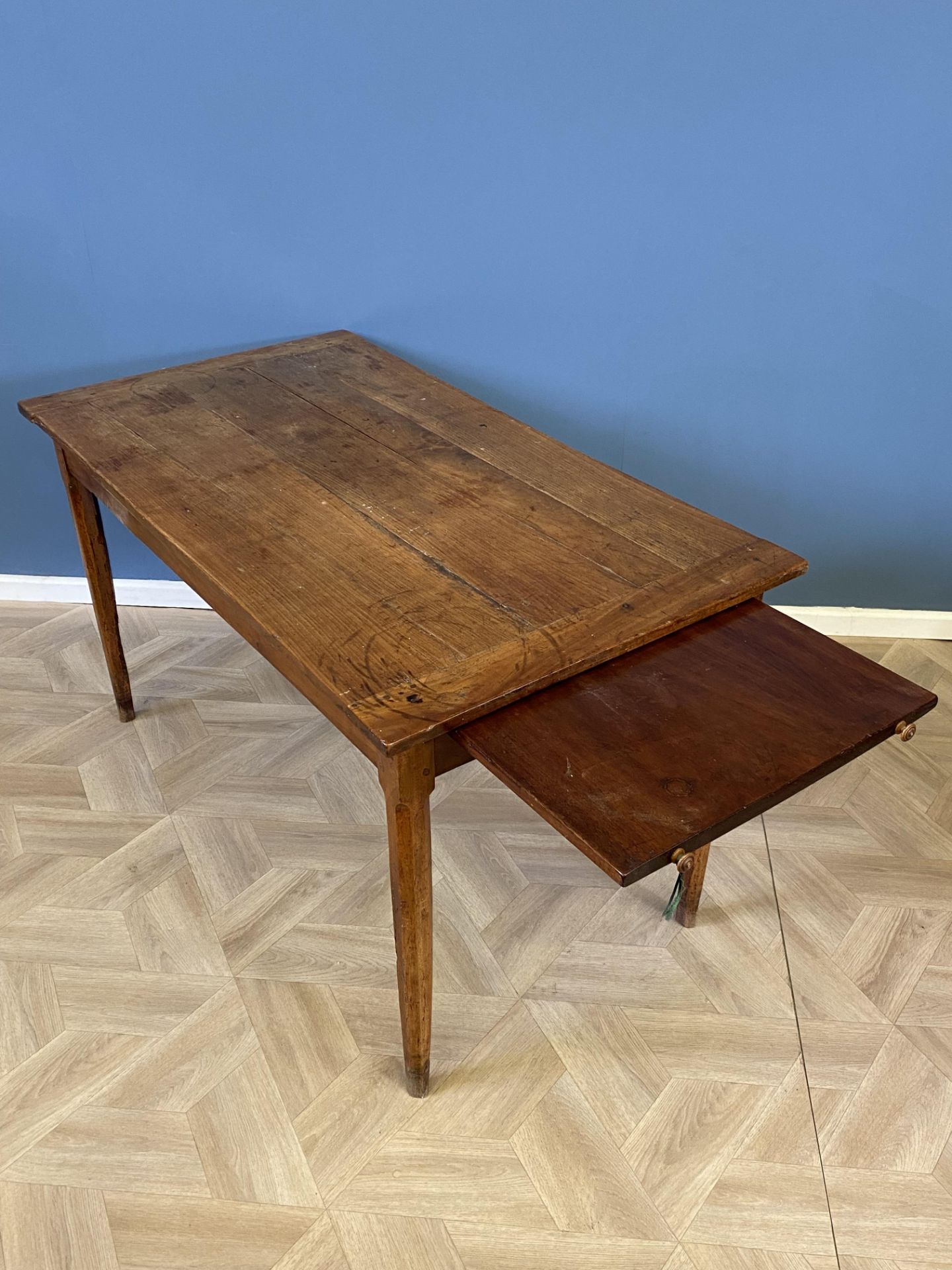 Early 19th century French fruitwood farmhouse table - Image 4 of 6