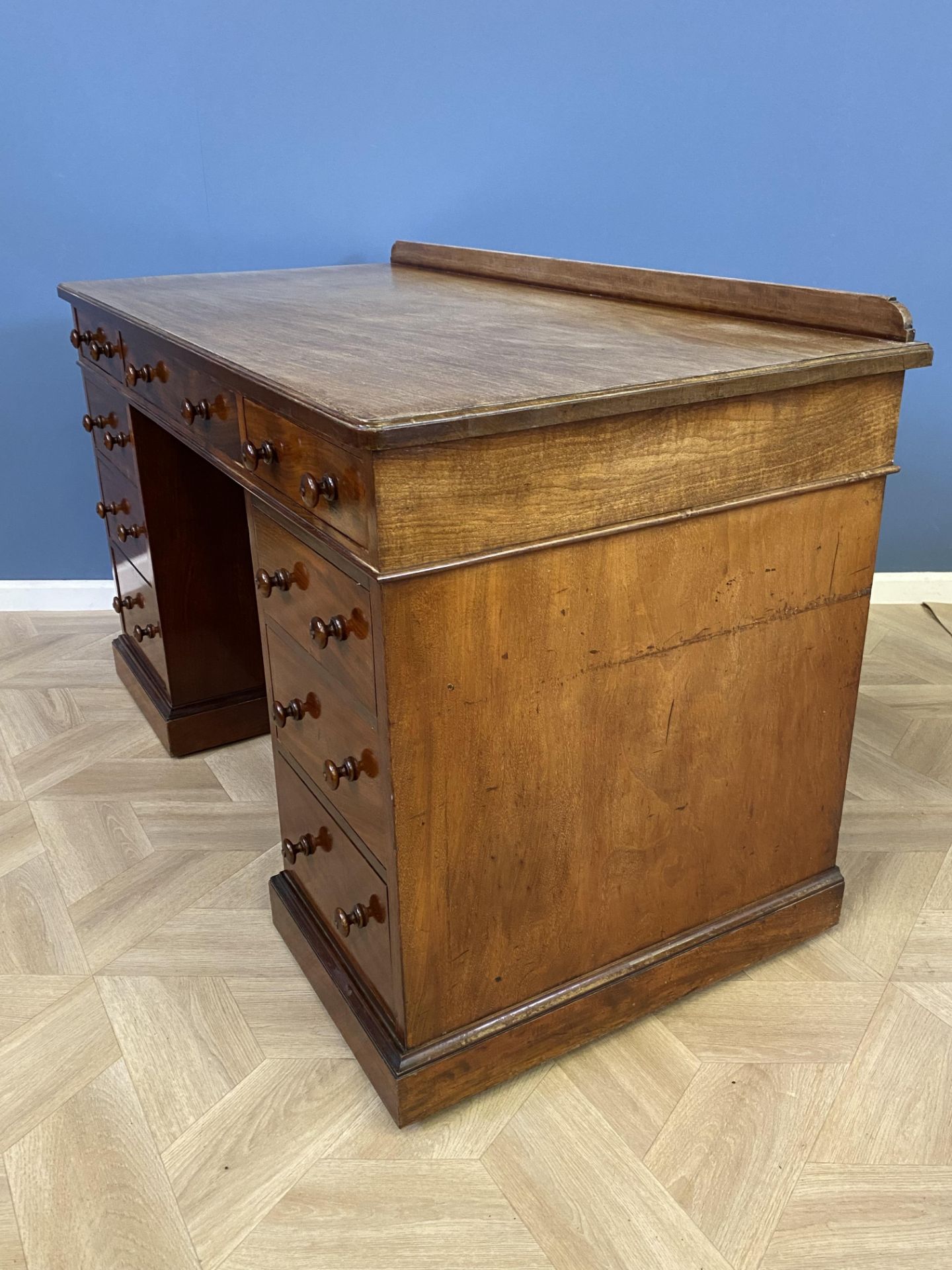 Holland & Sons Victorian mahogany kneehole desk - Image 5 of 9