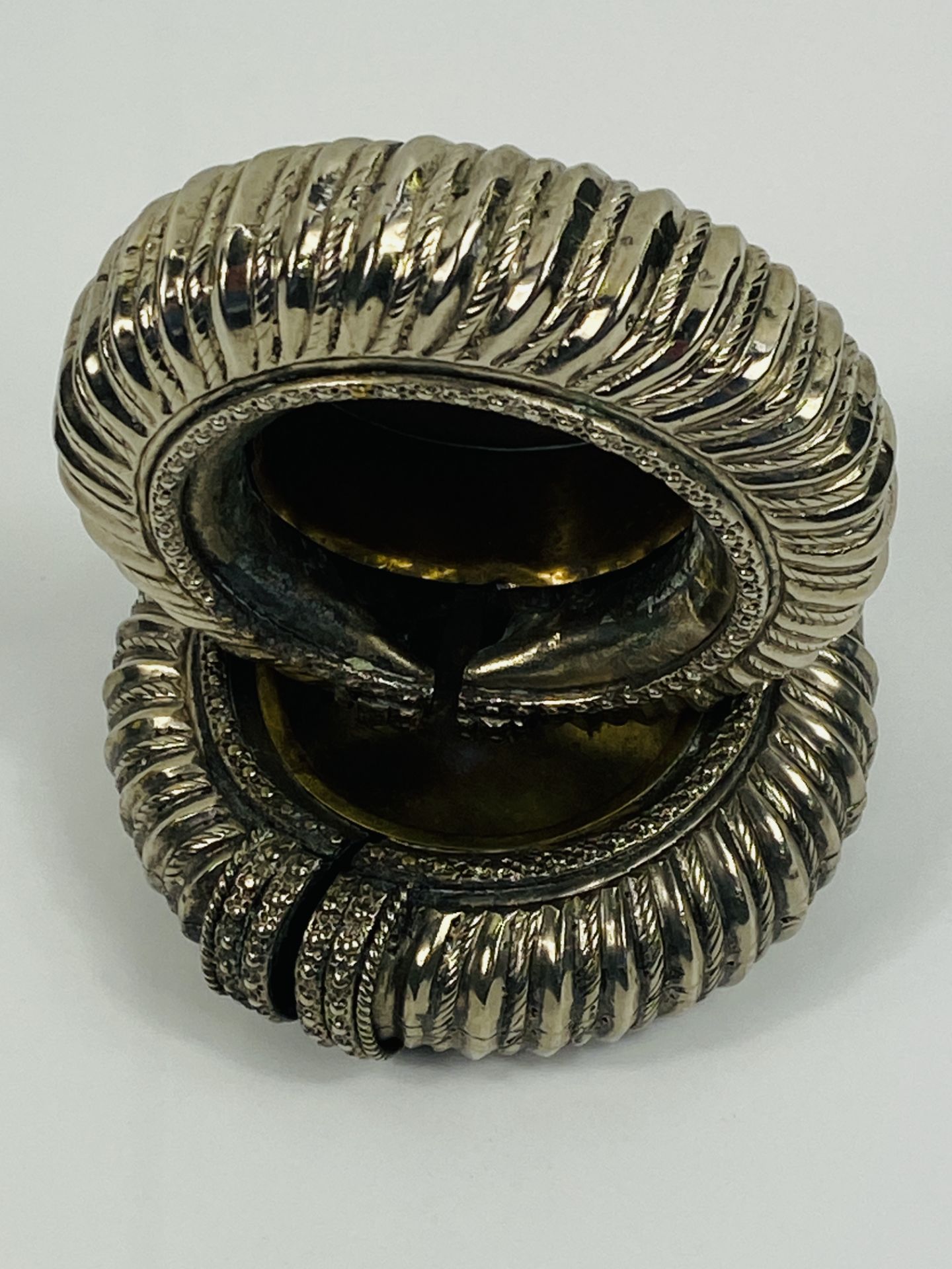 Pair of white metal ankle bangles with brass inserts - Image 3 of 7