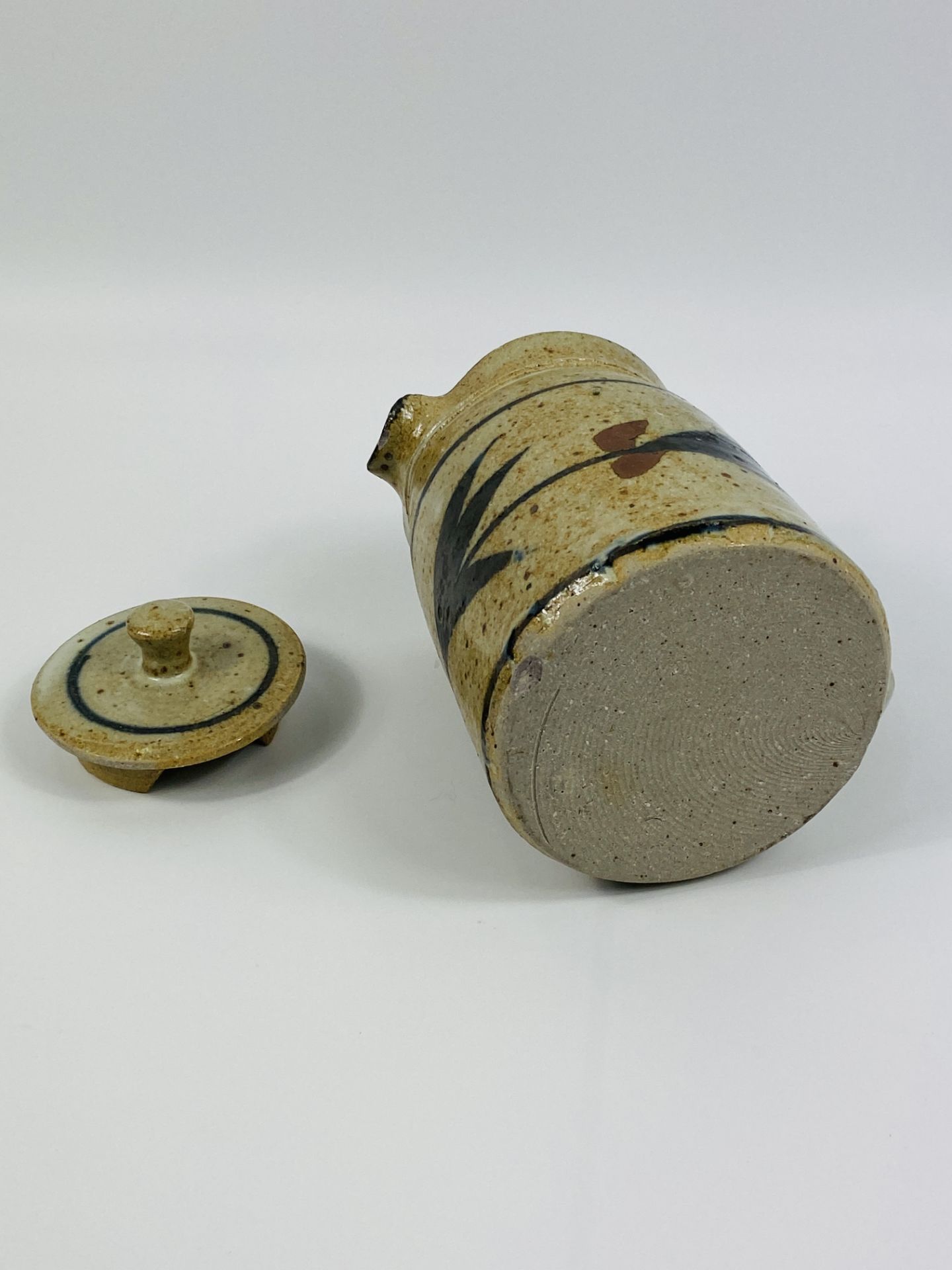 Quantity of studio pottery - Image 5 of 16
