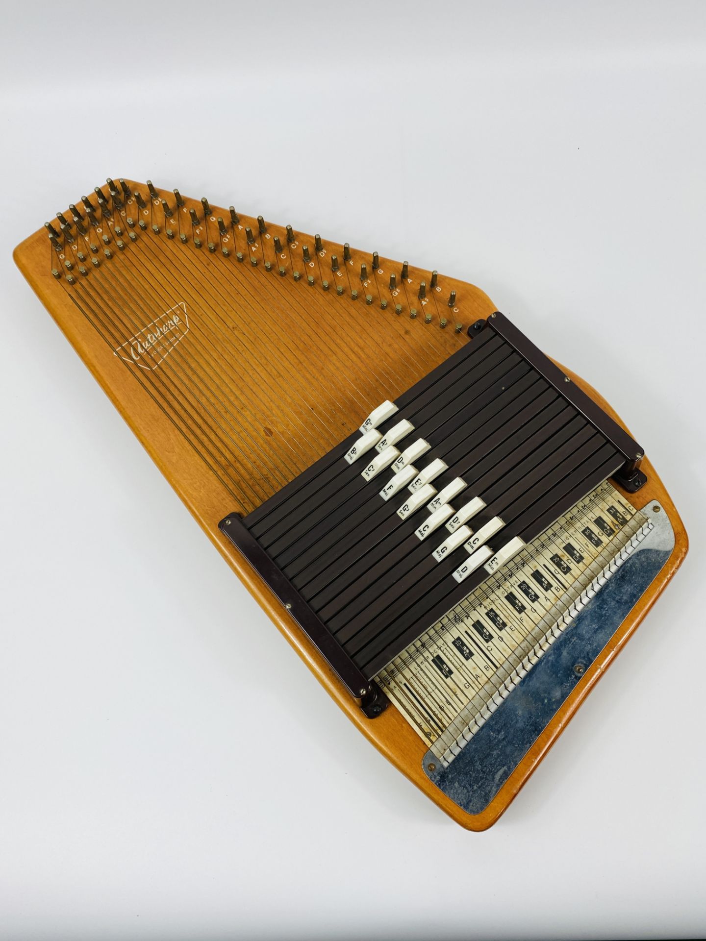 Autoharp in carry case - Image 3 of 7