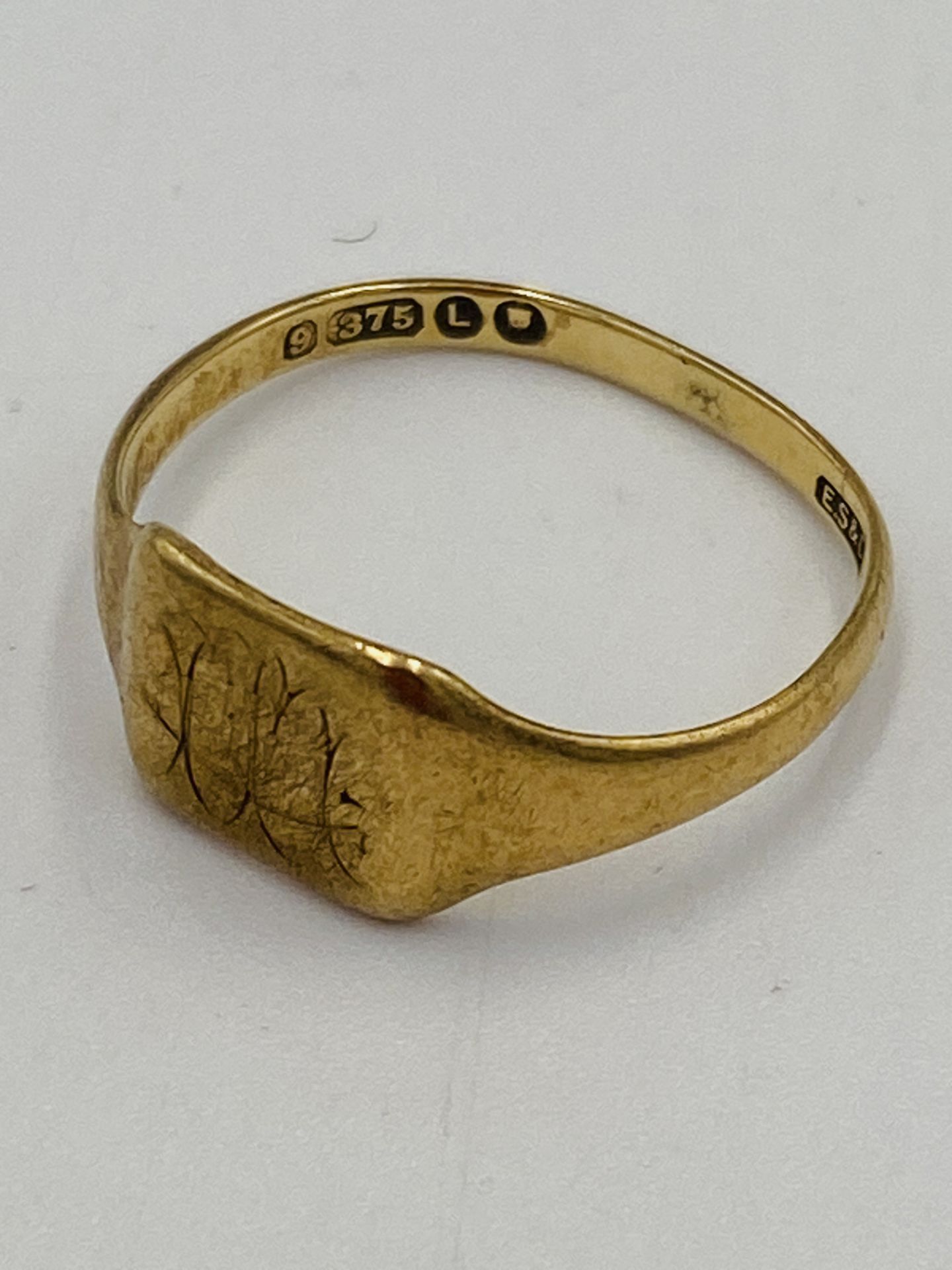 9ct gold signet ring - Image 5 of 5